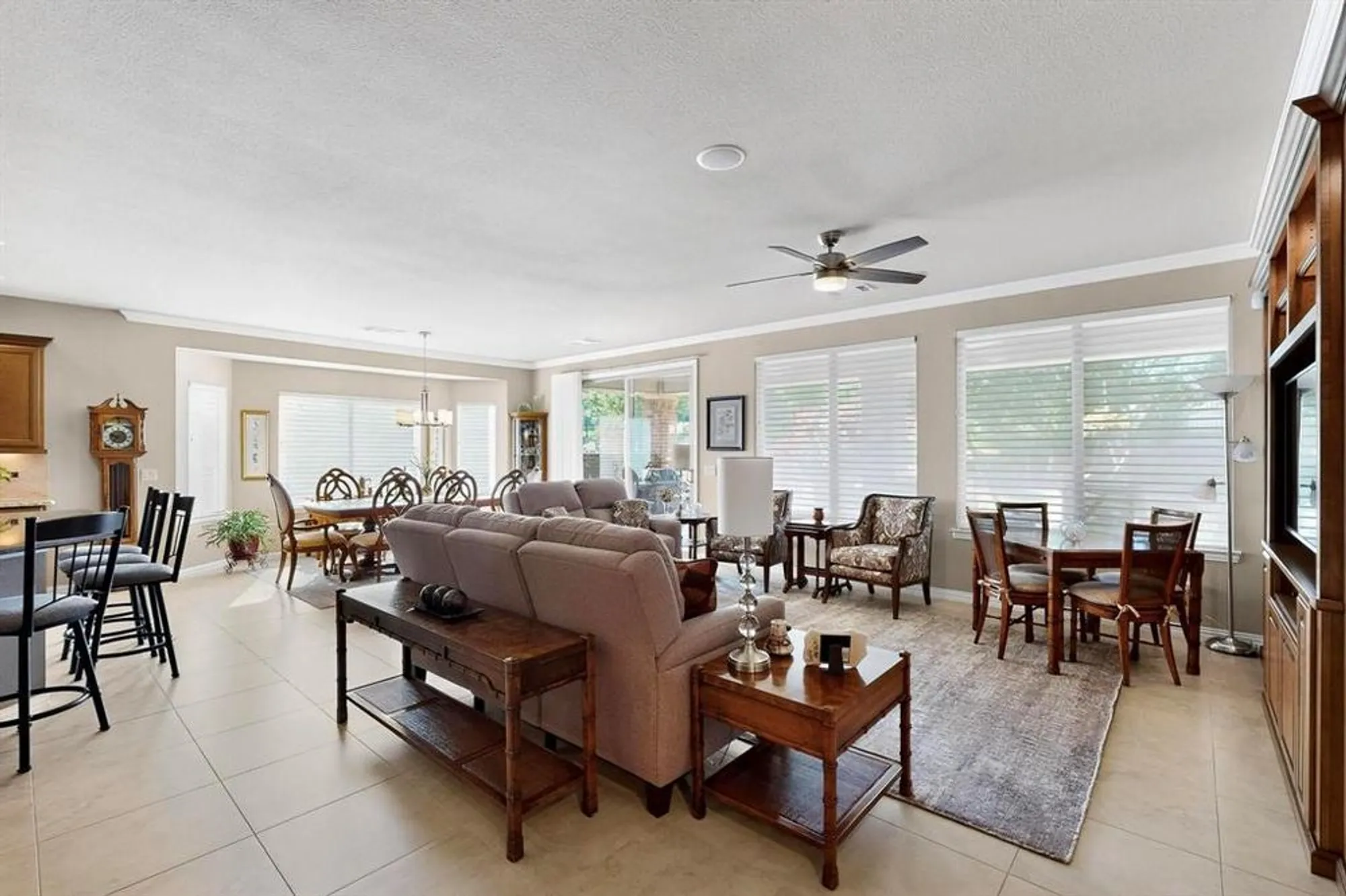 Property Slideshow image 8 of 28 | 9517 crestview dr, Denton, TX, 76207