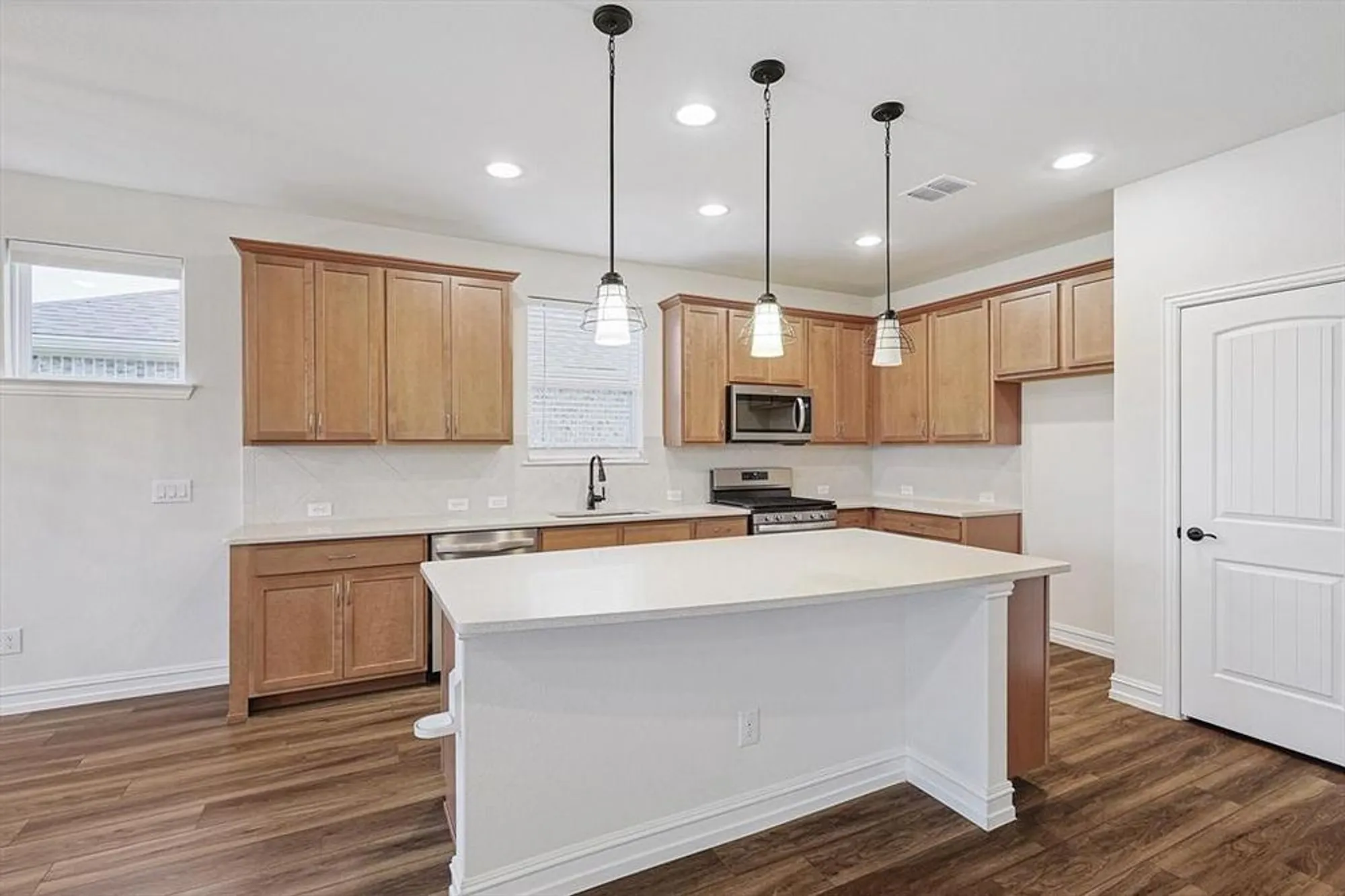 Property Slideshow image 11 of 33 | 948 memorial dr, Aubrey, TX, 76227