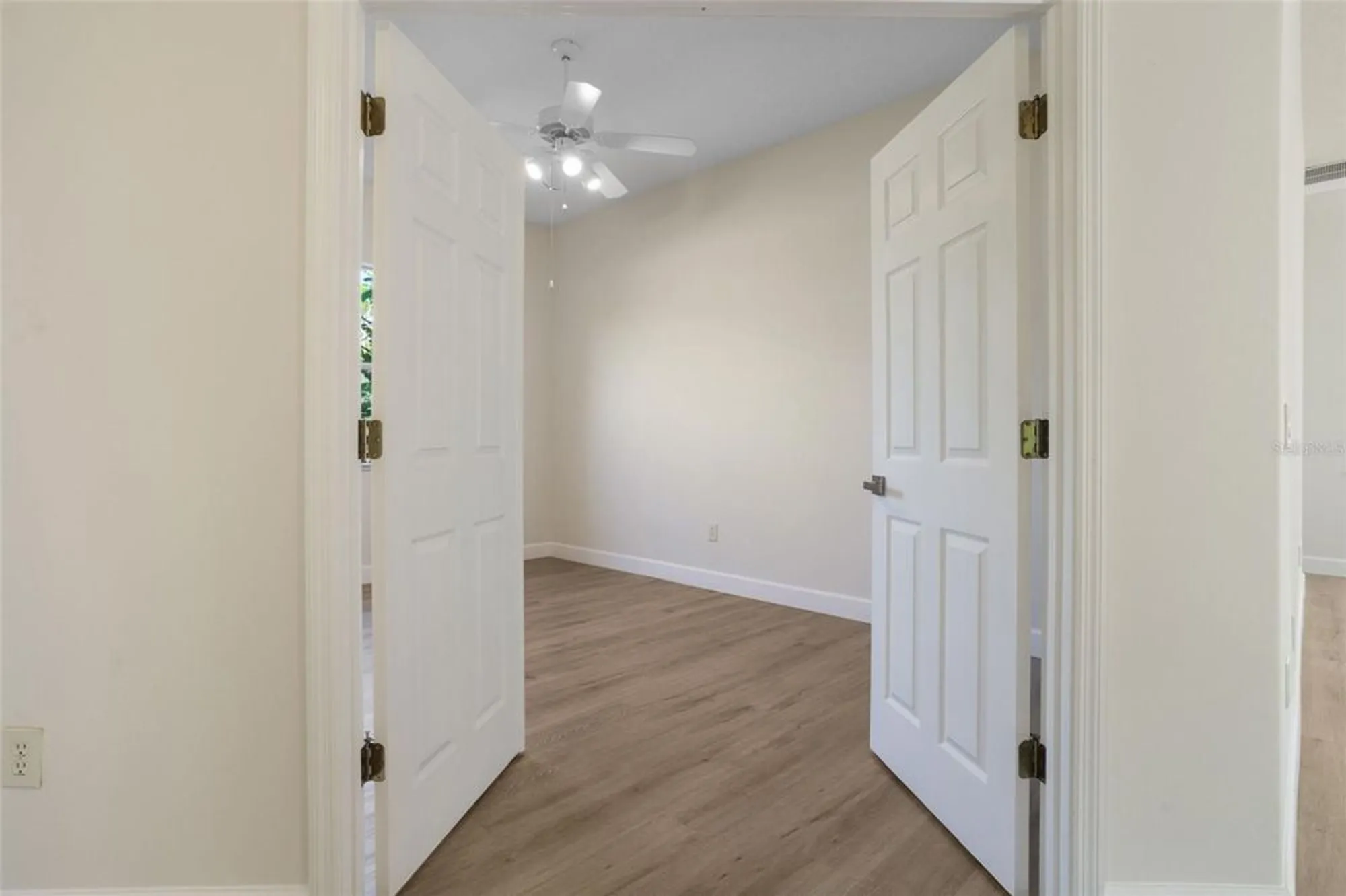 Property Slideshow image 13 of 50 | 103 crescent moon dr, Groveland, FL, 34736