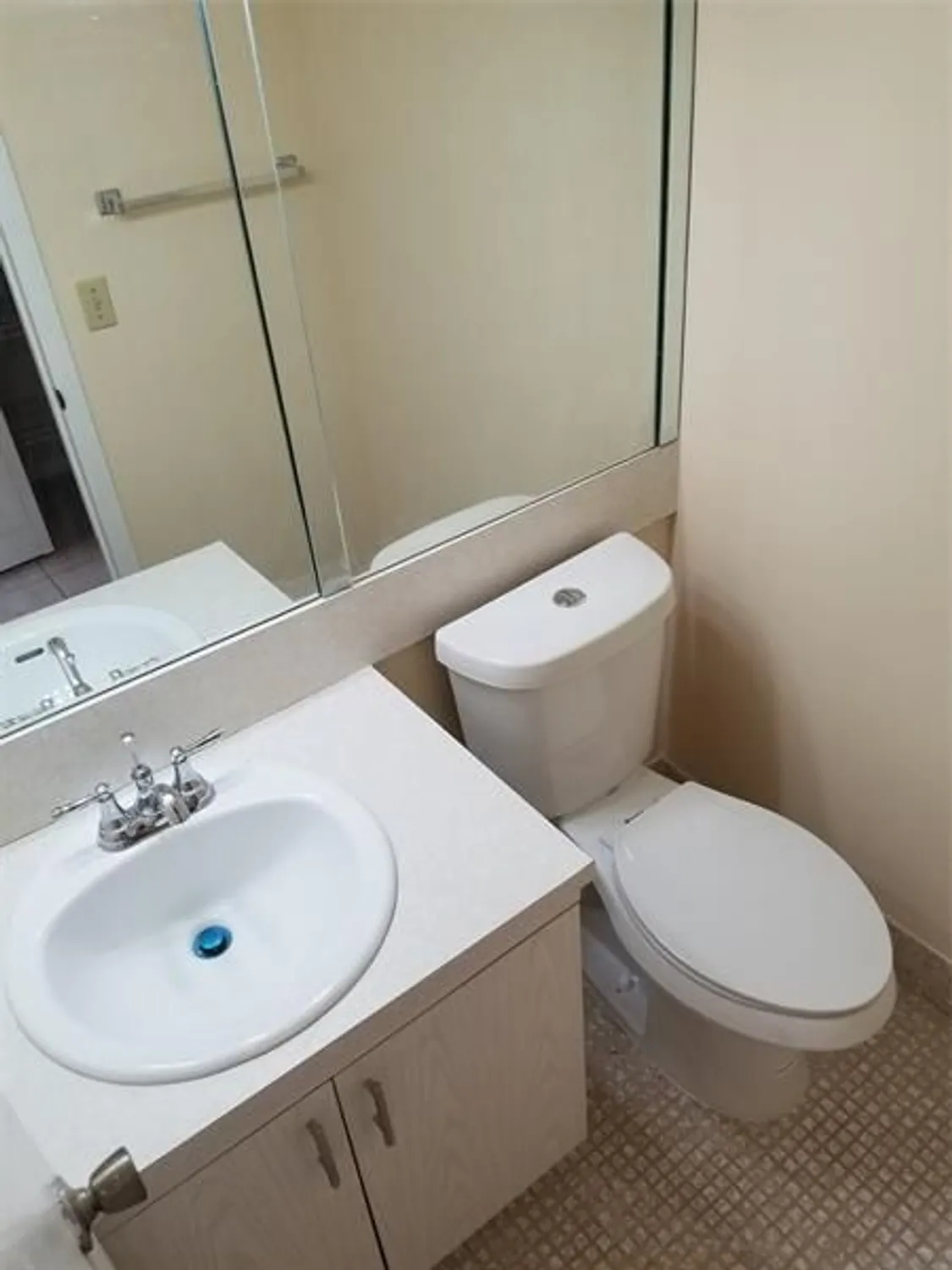 Property Slideshow image 12 of 25 | 4090 cornwall e # 4090, Boca Raton, FL, 33434