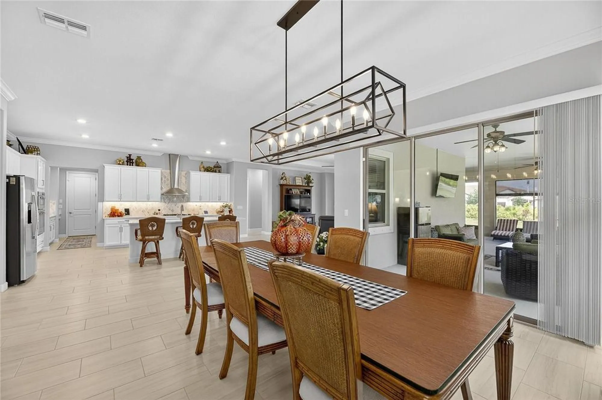 Property Slideshow image 17 of 96 | 5319 windy grove dr, Wimauma, FL, 33598