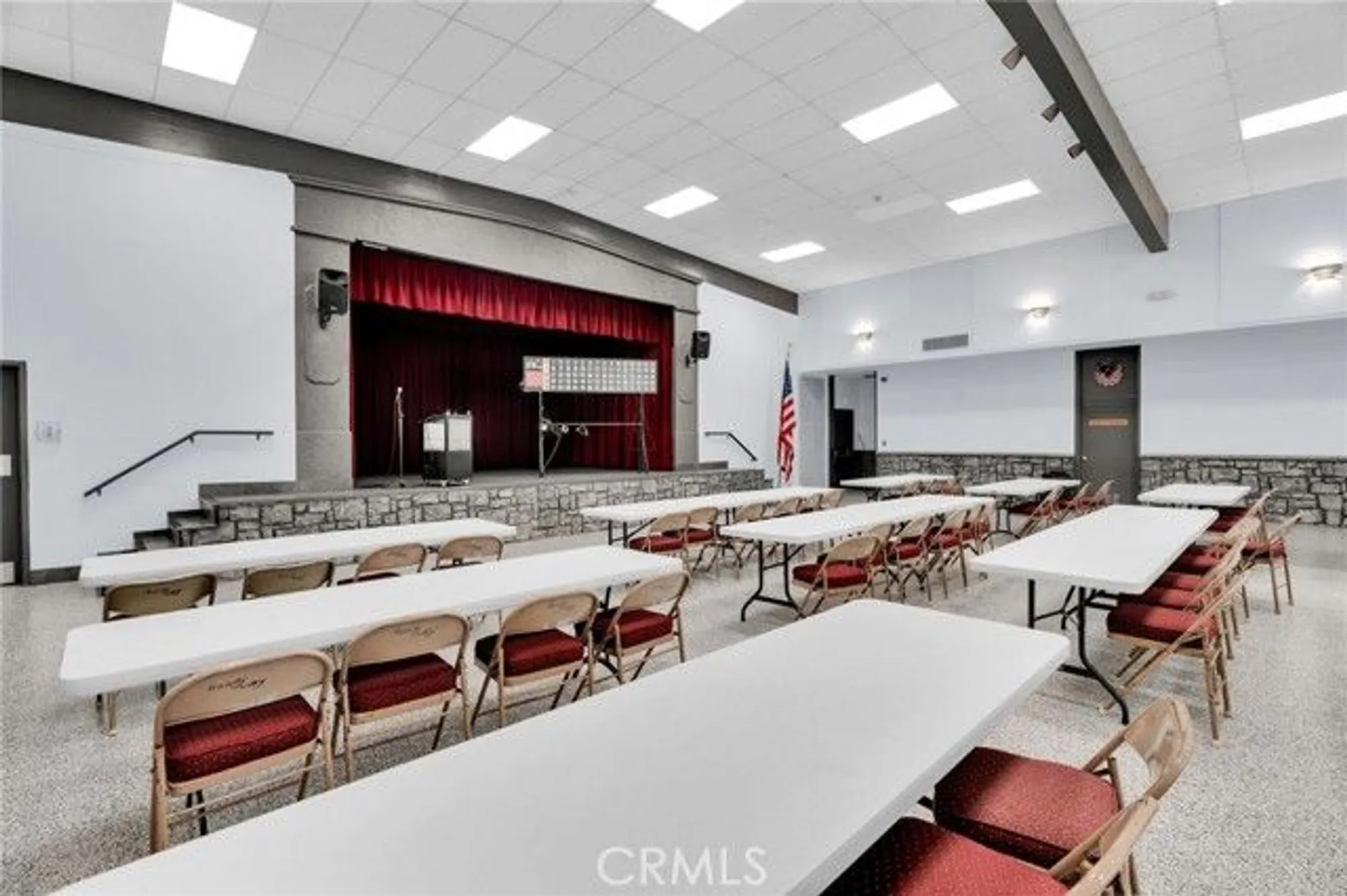 Property Slideshow image 38 of 53 | 26745 oak crossing rd d, Newhall, CA, 91321