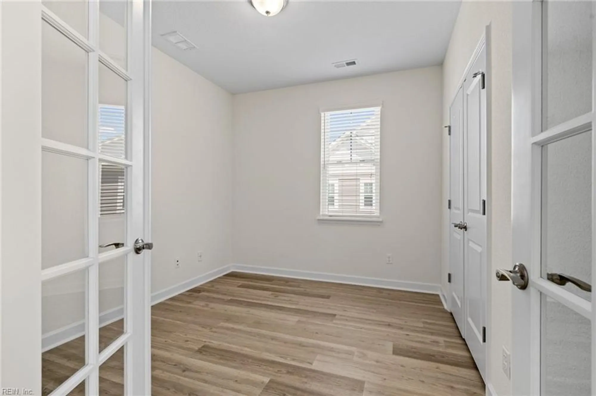 Property Slideshow image 11 of 47 | 2000 venture way b, Suffolk, VA, 23434