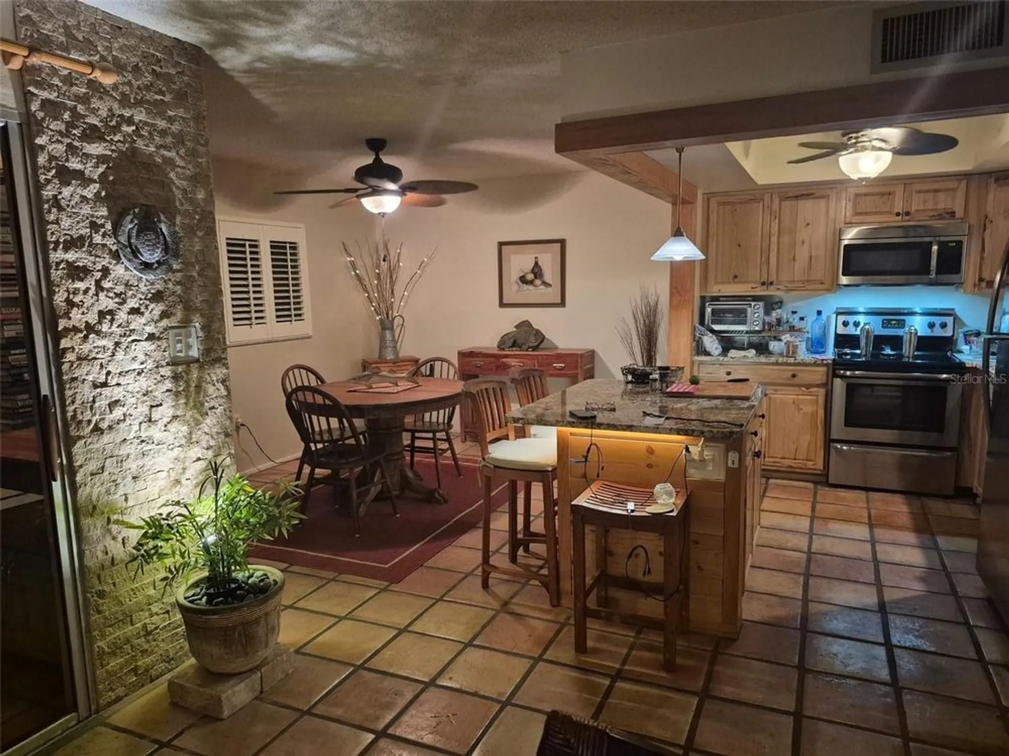 Property Slideshow image 8 of 39 | 2447 clubhouse cir 203, Sarasota, FL, 34232