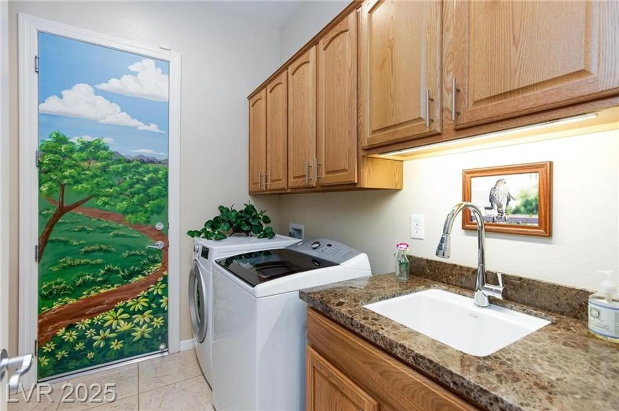 Property Slideshow image 27 of 43 | 2120 twin falls dr, Henderson, NV, 89044