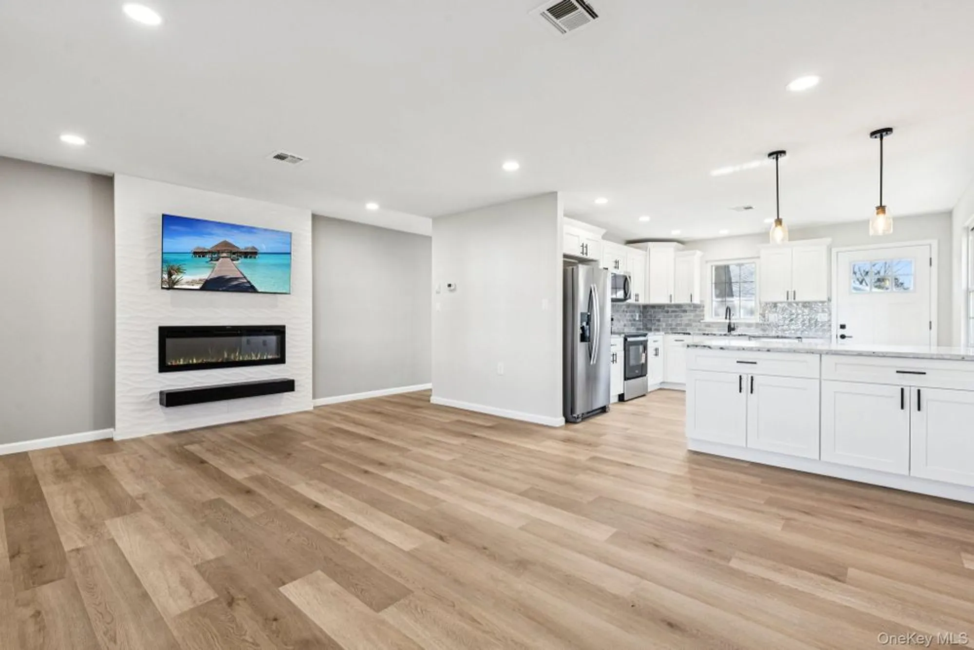 Property Slideshow image 9 of 26 | 195 canterbury dr, Ridge, NY, 11961