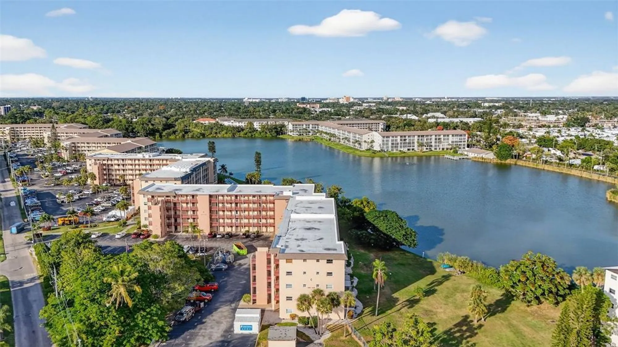 Property Slideshow image 10 of 40 | 4149 lake bayshore dr c511, Bradenton, FL, 34205