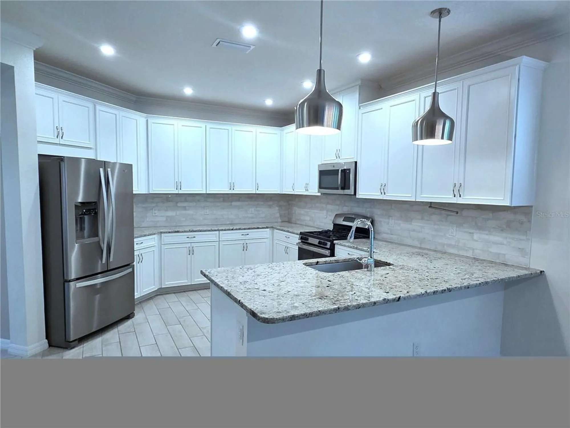 Property Slideshow image 8 of 54 | 5540 summit gln, Bradenton, FL, 34203