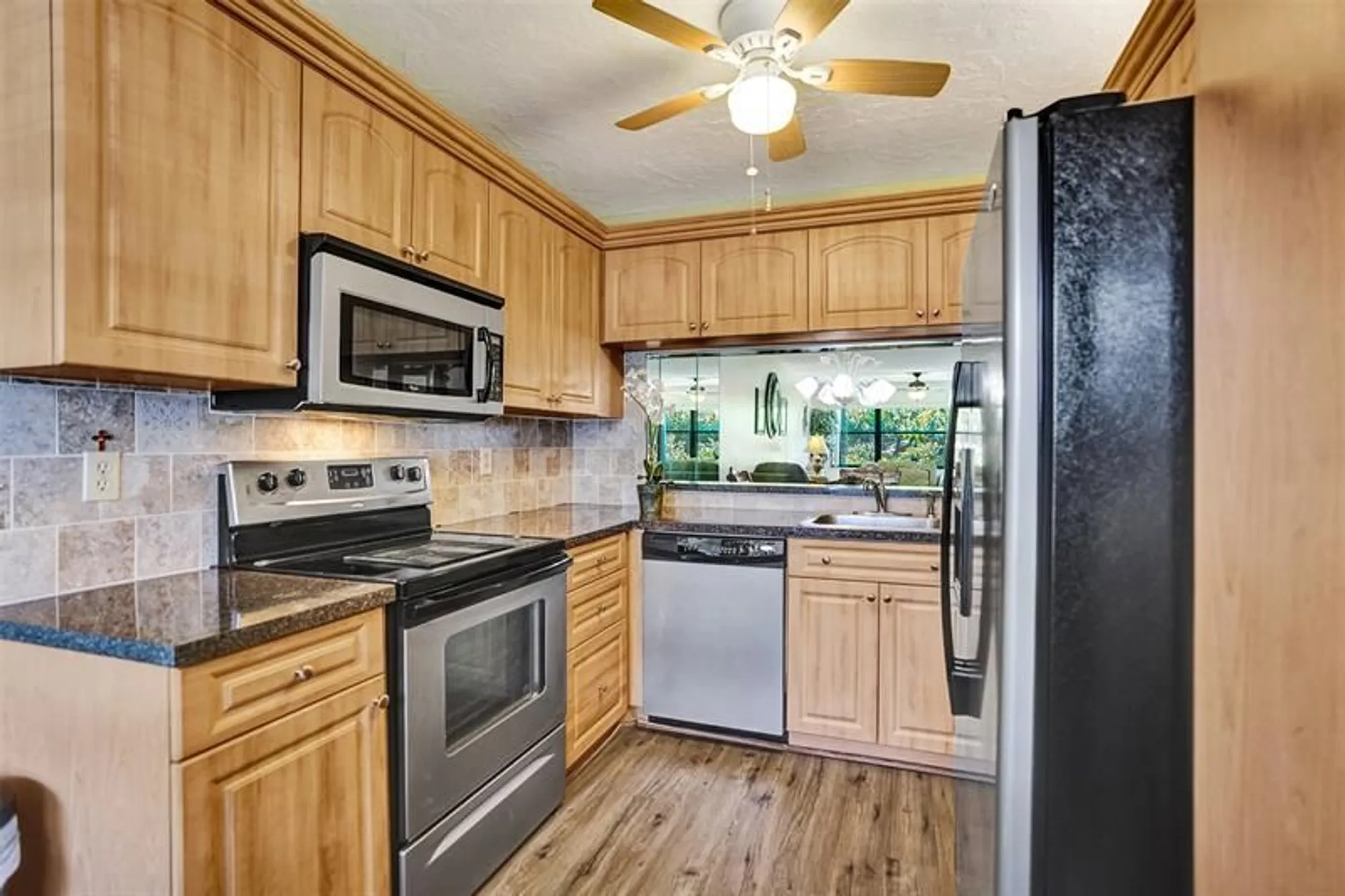 Property Slideshow image 12 of 78 | 7689 tahiti ln apt 104, Lake Worth, FL, 33467