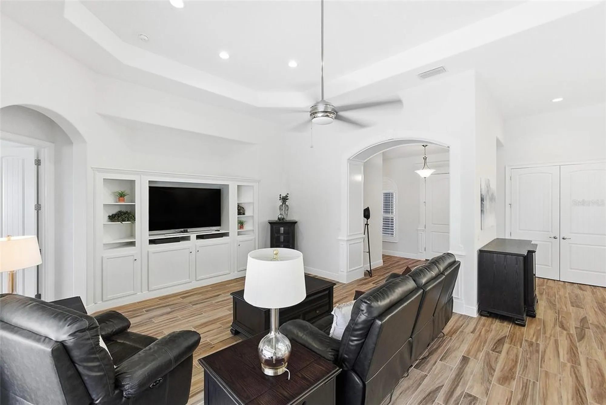 Property Slideshow image 7 of 47 | 39500 hillrise ln, Lady Lake, FL, 32159