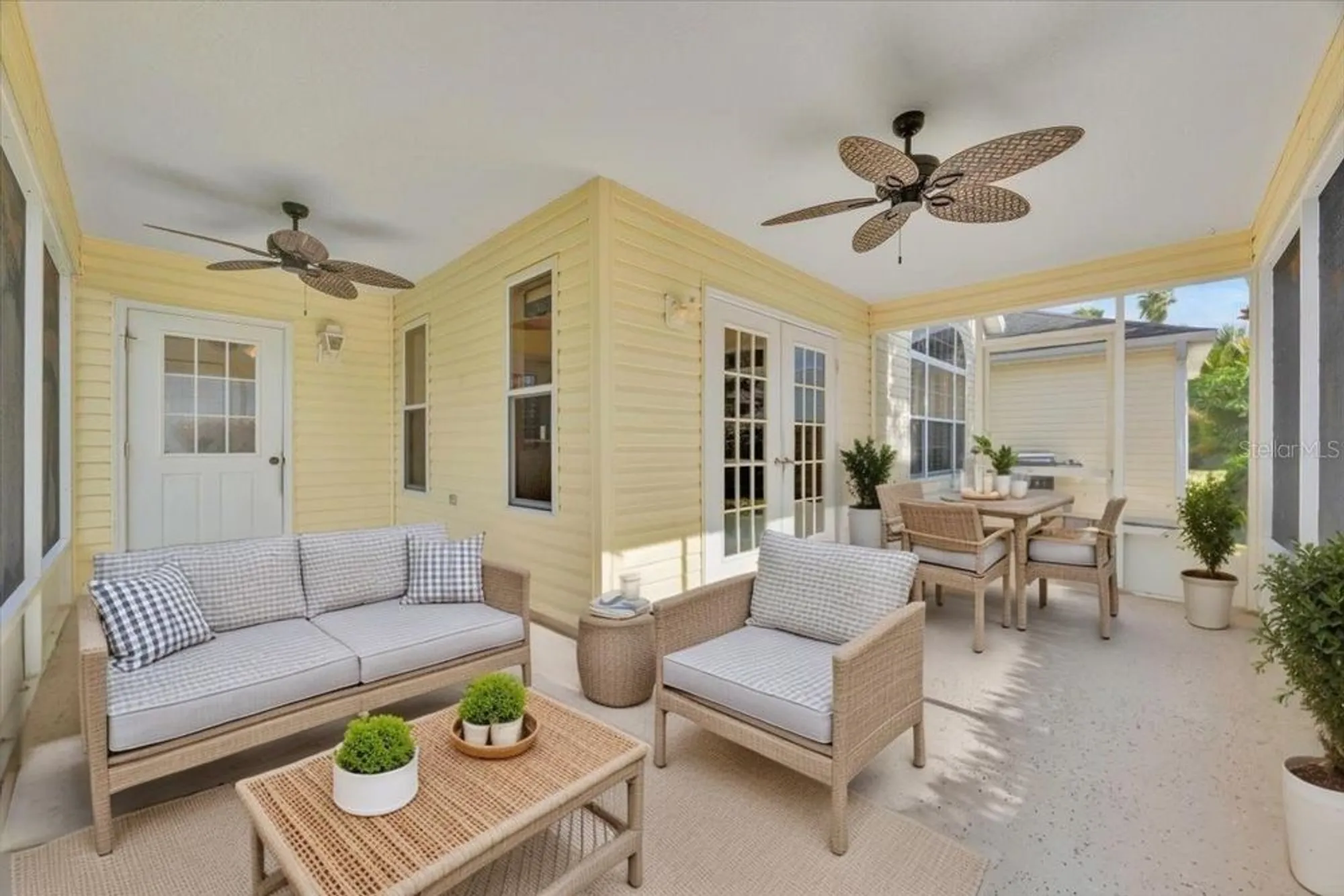 Property Slideshow image 25 of 34 | 528 carrera dr, Lady Lake, FL, 32159