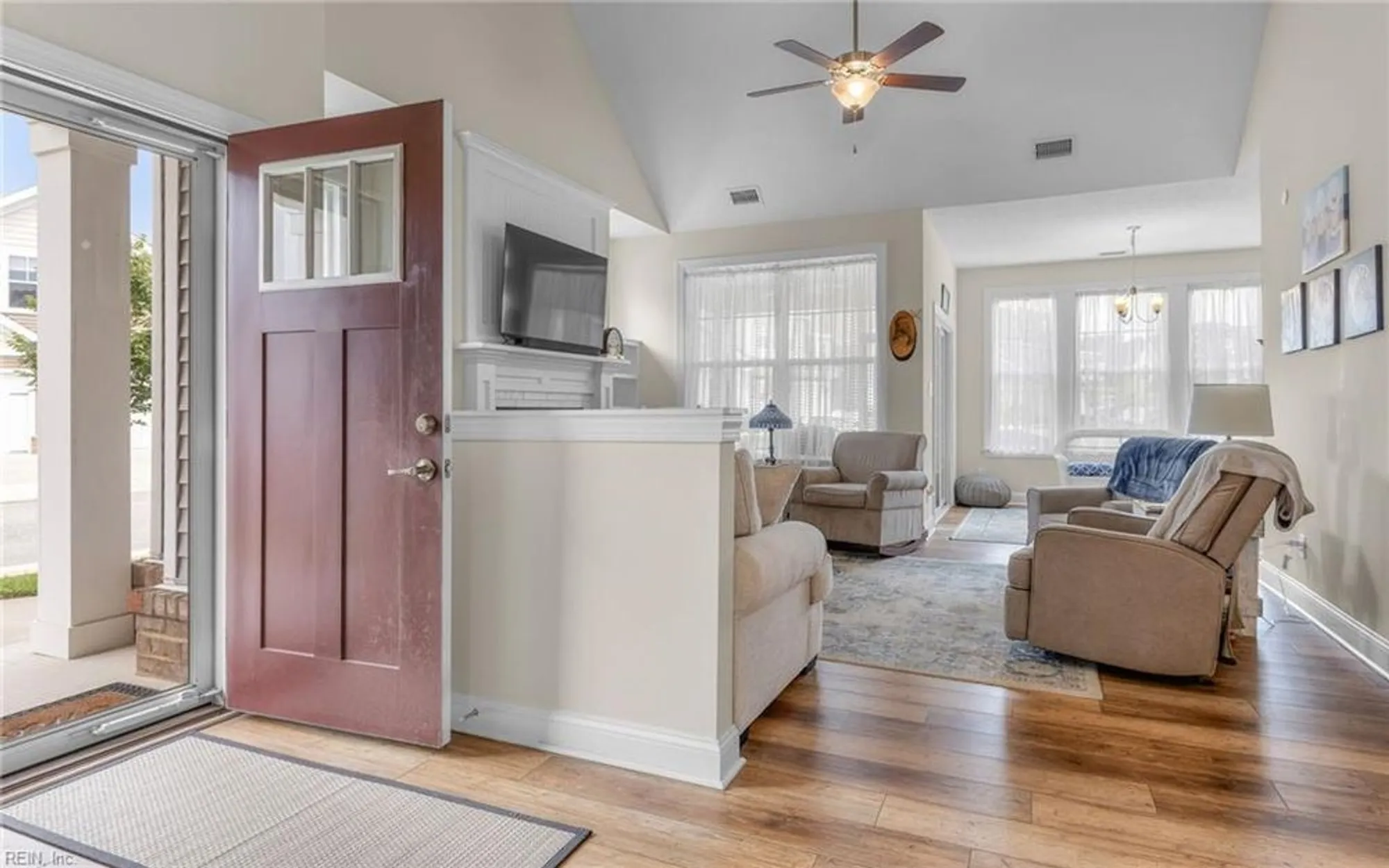 Property Slideshow image 5 of 50 | 4639 longleaf pl, Chesapeake, VA, 23321