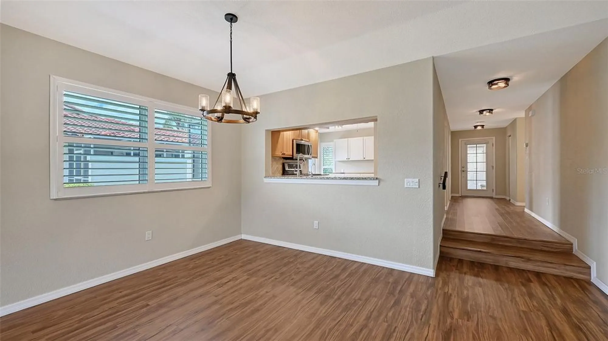 Property Slideshow image 16 of 63 | 7340 golf pointe cir, Sarasota, FL, 34243