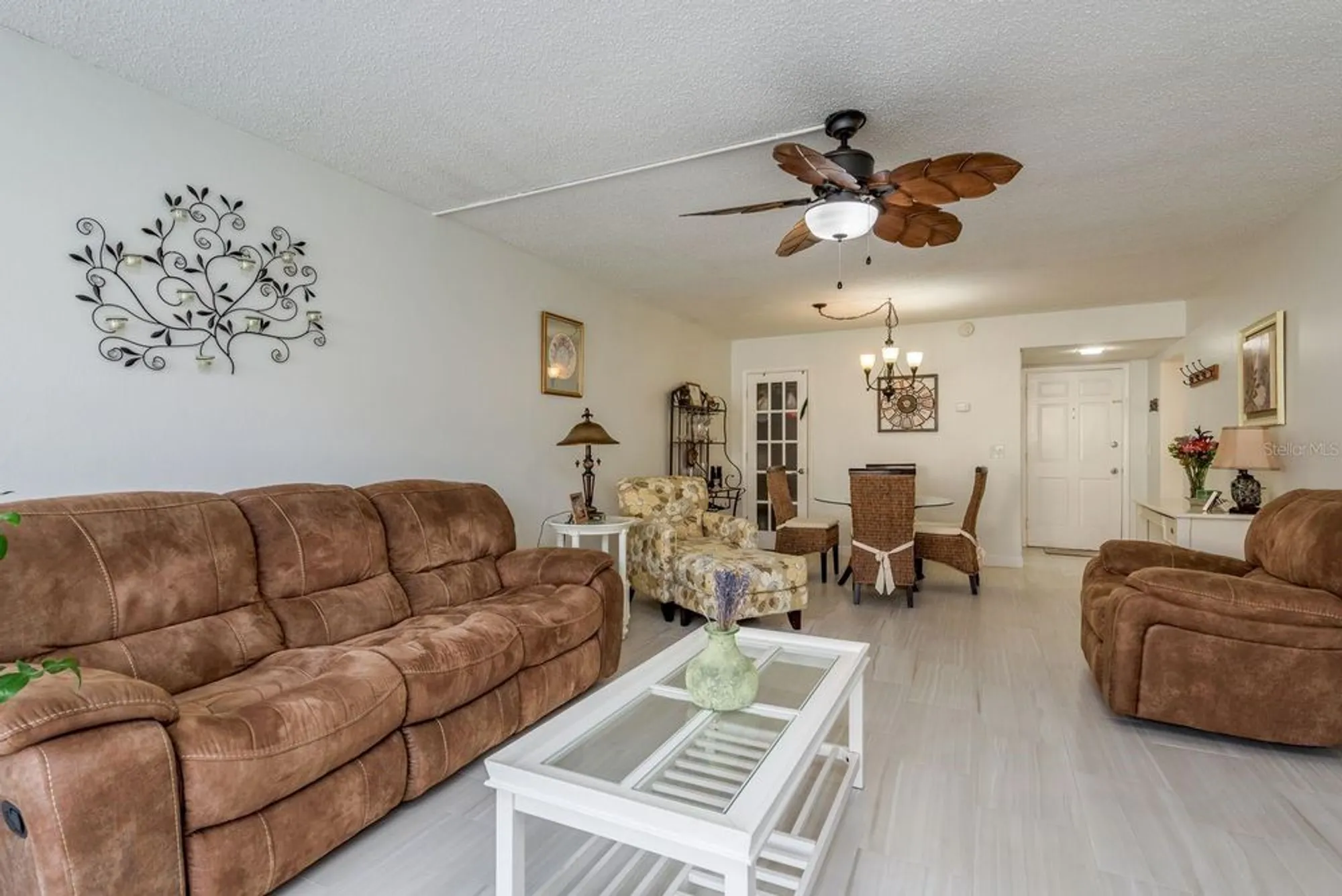 Property Slideshow image 8 of 32 | 19029 us highway 19 n apt 6-7, Clearwater, FL, 33764