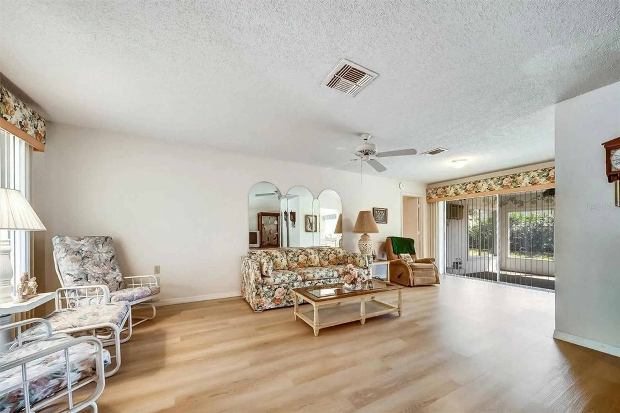 Property Slideshow image 8 of 45 | 8420 winding wood dr, Port Richey, FL, 34668