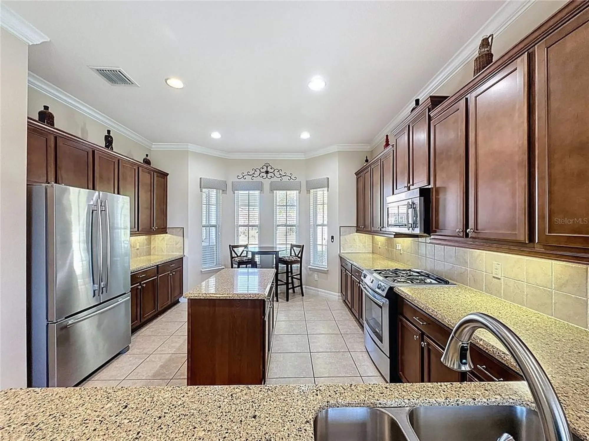 Property Slideshow image 10 of 54 | 228 bayou bend rd, Groveland, FL, 34736