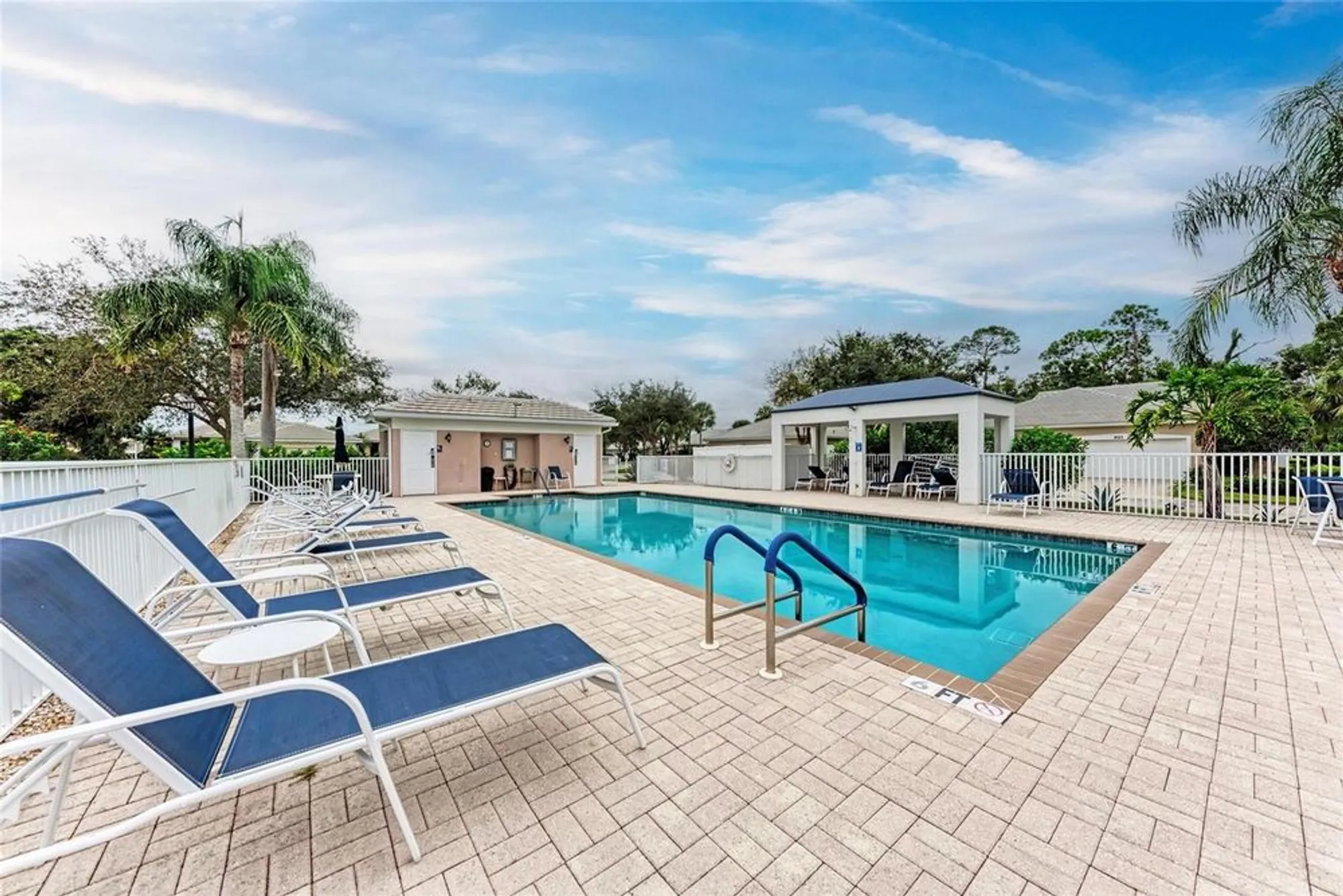 Property Slideshow image 32 of 43 | 119 woodbridge dr 103, Venice, FL, 34293