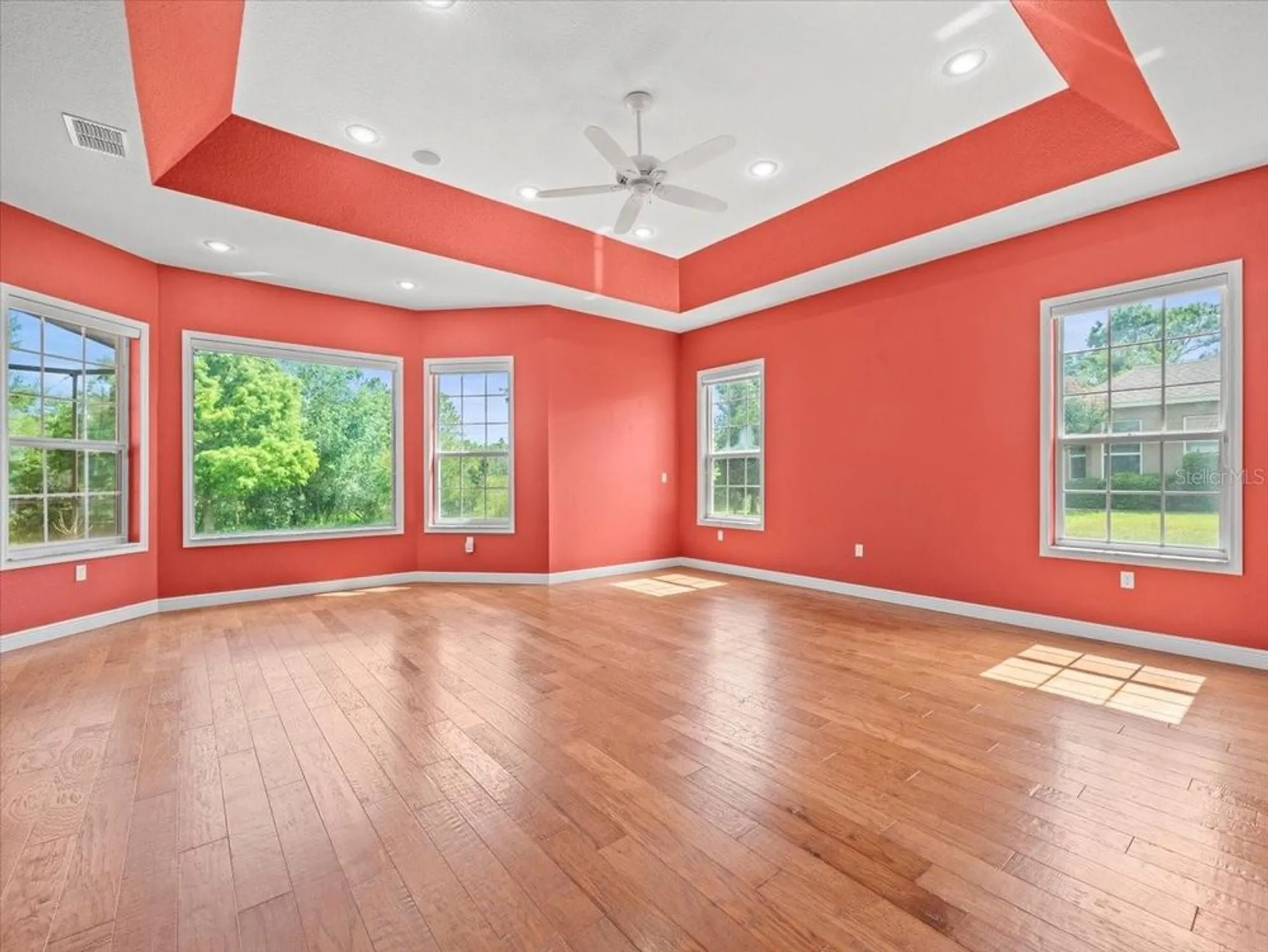 Property Slideshow image 31 of 58 | 8698 mississippi run, Weeki Wachee, FL, 34613