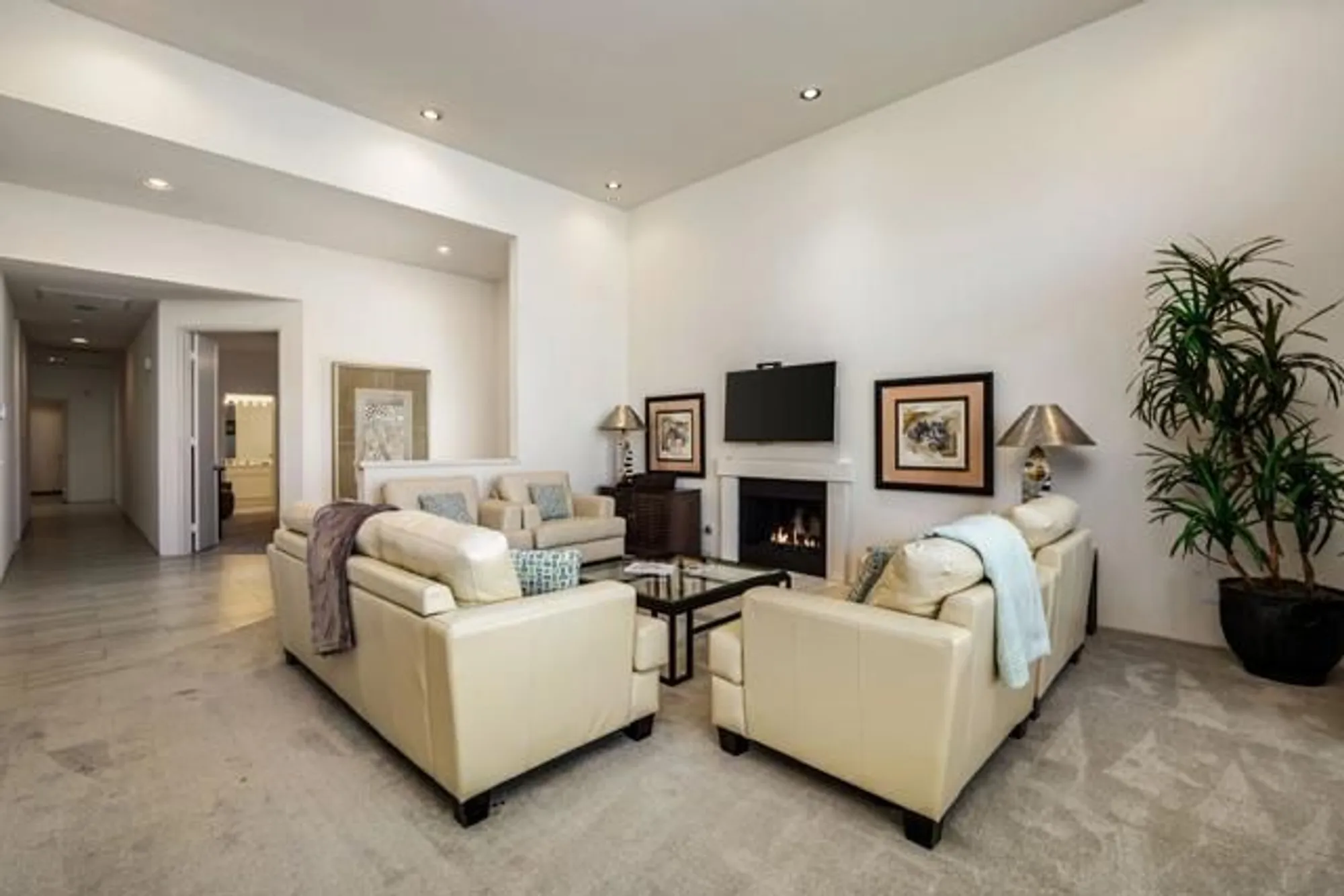 Property Slideshow image 5 of 24 | 55105 oakhill, La Quinta, CA, 92253