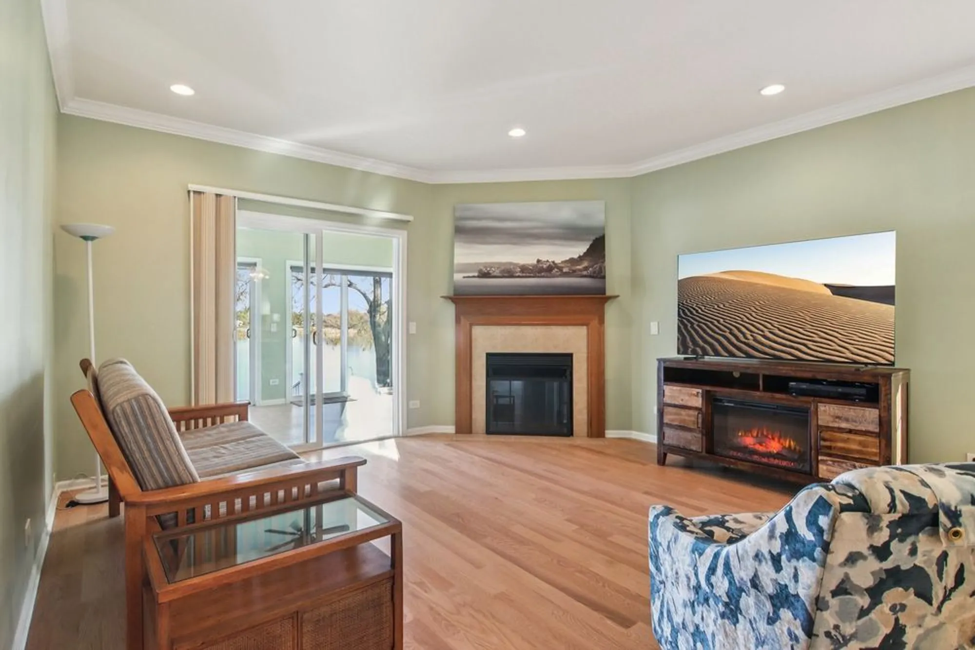 Property Slideshow image 6 of 39 | 328 legacy ct, Grayslake, IL, 60030