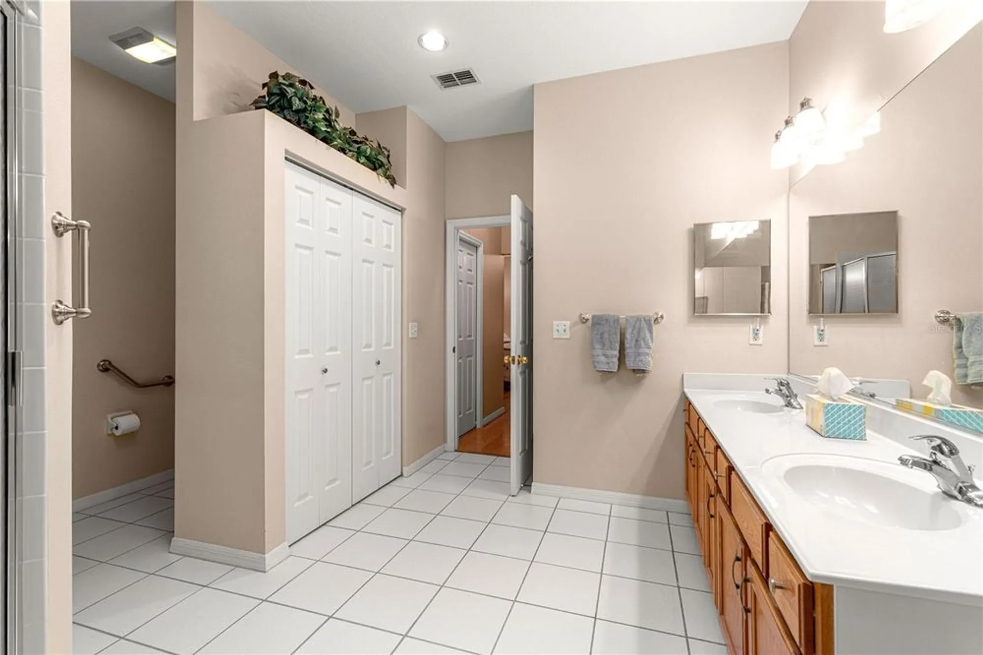 Property Slideshow image 21 of 50 | 9200 sw 93rd cir, Ocala, FL, 34481