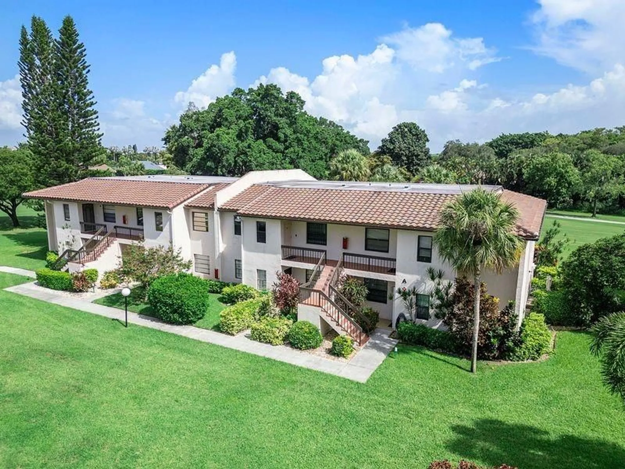 Property Slideshow image 1 of 38 | 21452 juego cir apt 31a, Boca Raton, FL, 33433