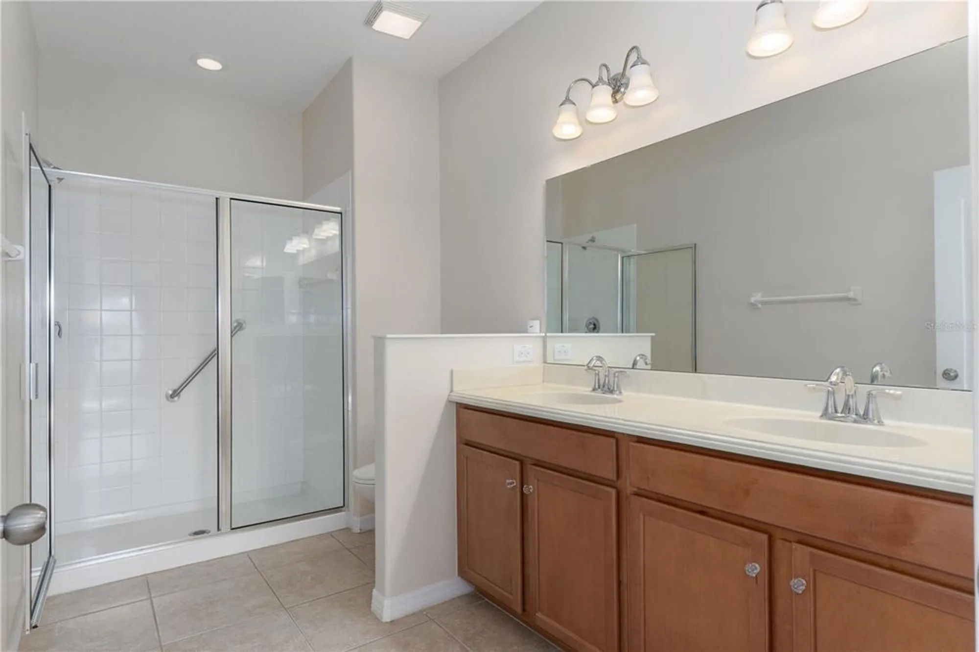 Property Slideshow image 13 of 33 | 3201 sonesta ct b, Clermont, FL, 34711