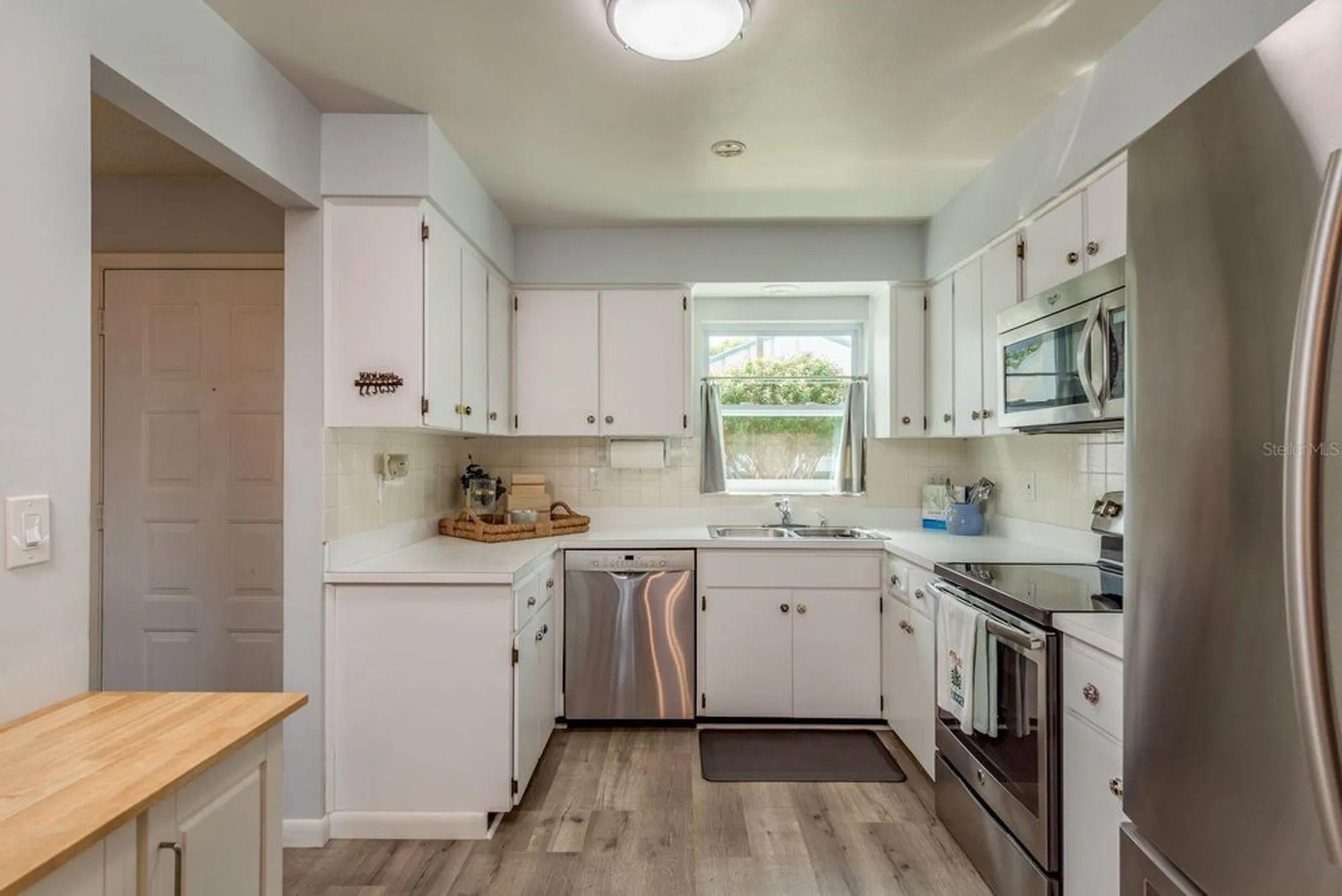 Property Slideshow image 17 of 62 | 1109 tartan dr c, Palm Harbor, FL, 34684