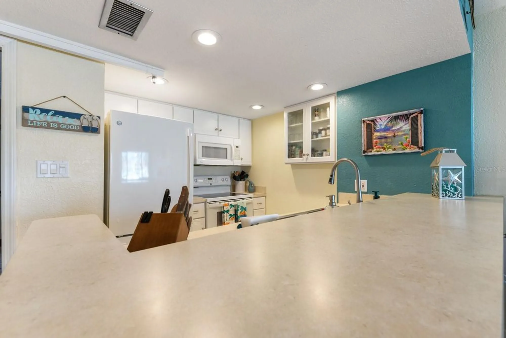 Property Slideshow image 8 of 31 | 3160 matecumbe key rd apt 212, Punta Gorda, FL, 33955