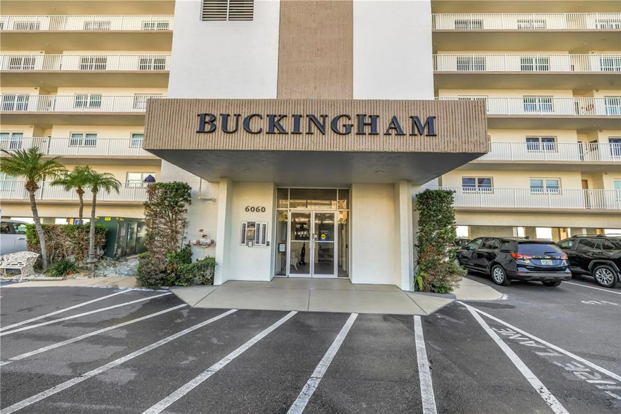 Property Slideshow image 3 of 20 | 6060 shore blvd 106, Gulfport, FL, 33707