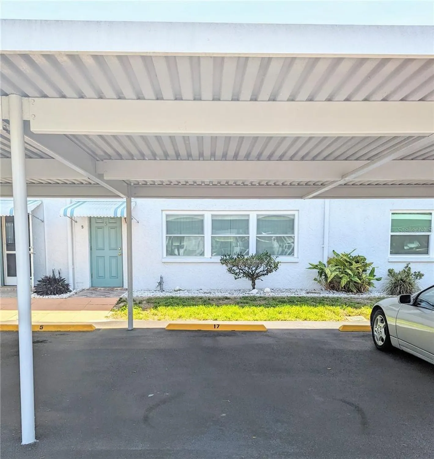 Property Slideshow image 20 of 29 | 5257 81st ln n apt 17, St Petersburg, FL, 33709