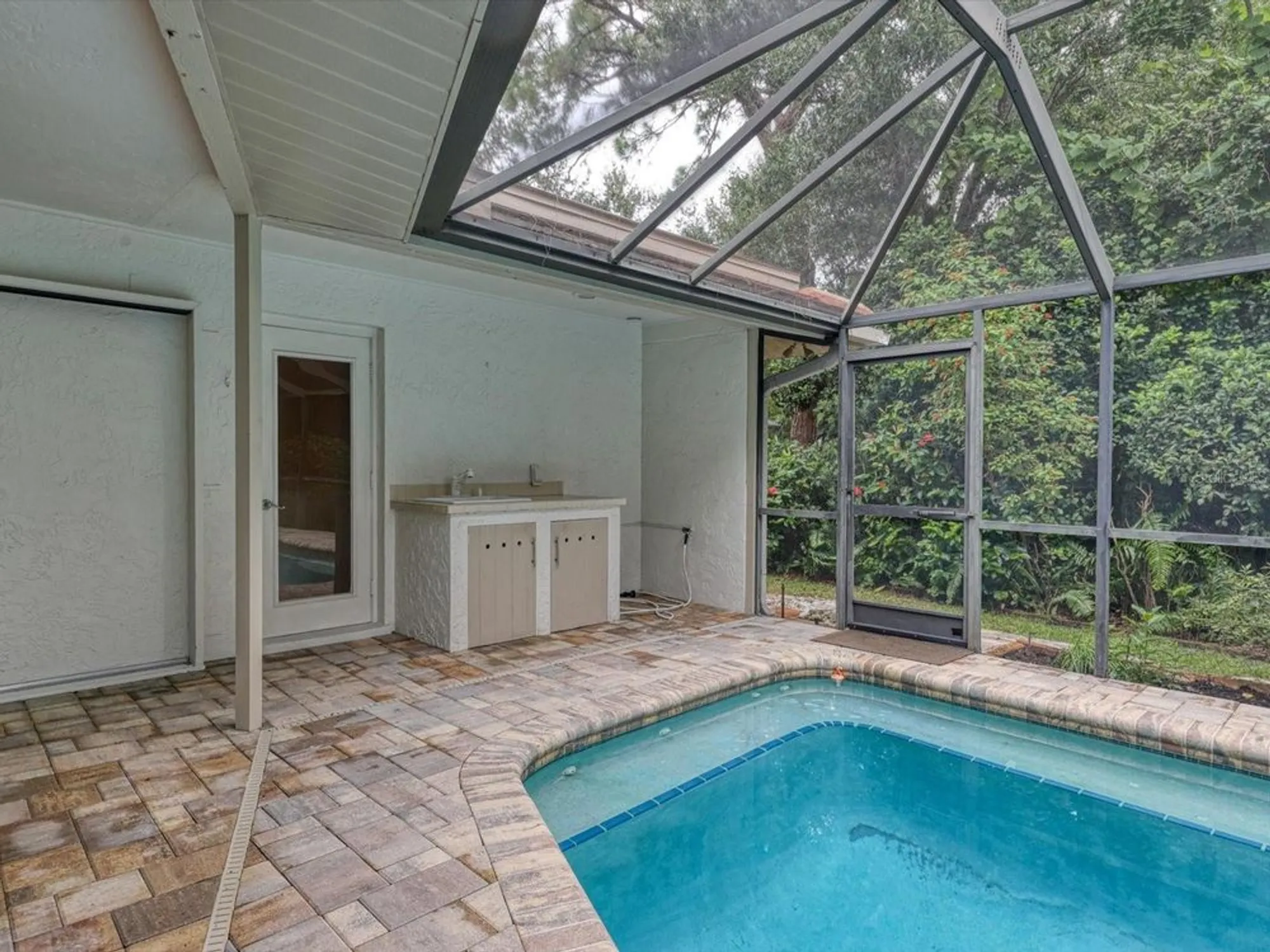Property Slideshow image 9 of 46 | 1612 pine harrier cir, Sarasota, FL, 34231