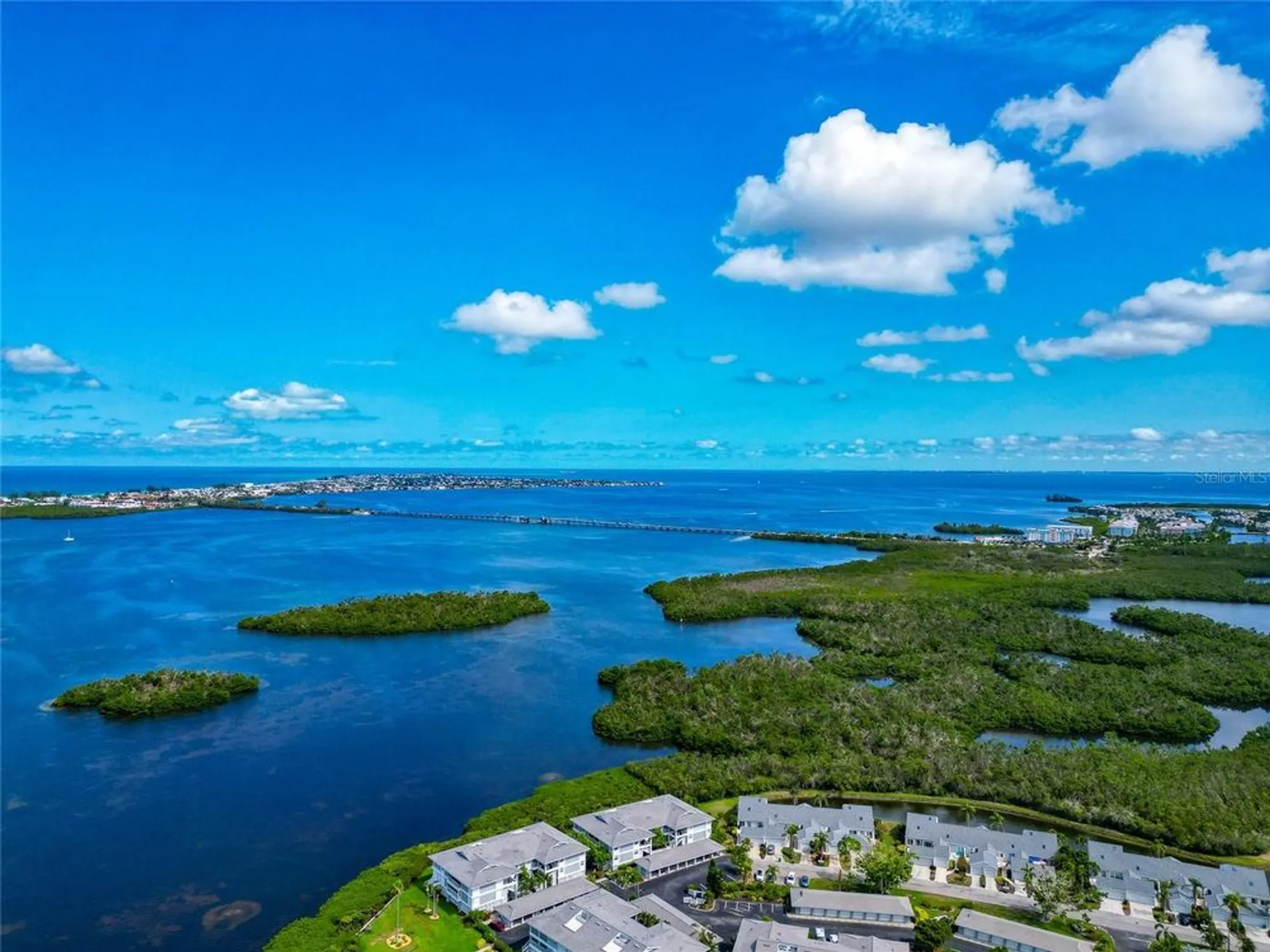Property Slideshow image 43 of 62 | 1316 perico point cir, Bradenton, FL, 34209