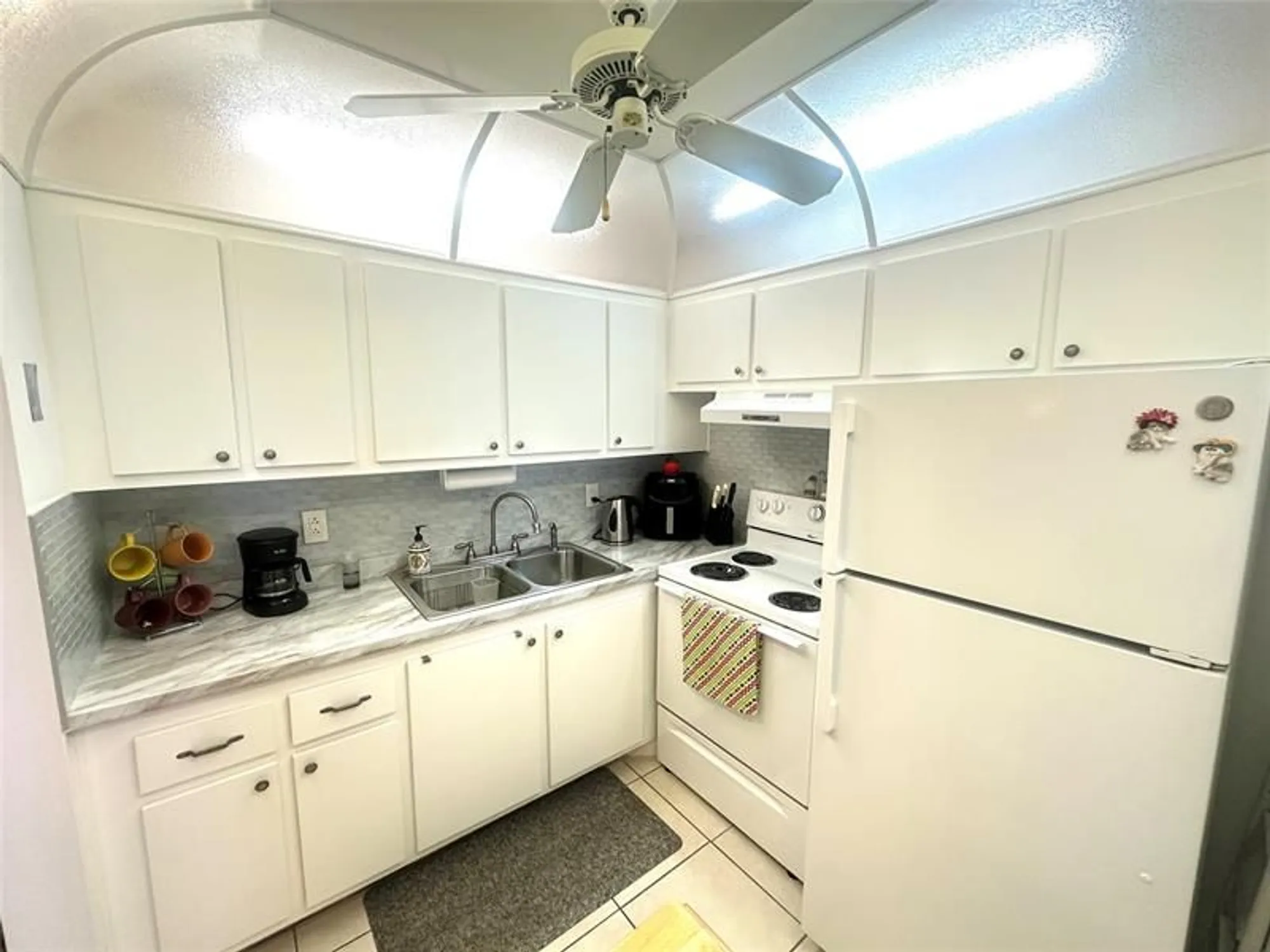 Property Slideshow image 6 of 55 | 4011 islewood d # 4011, Deerfield Beach, FL, 33442