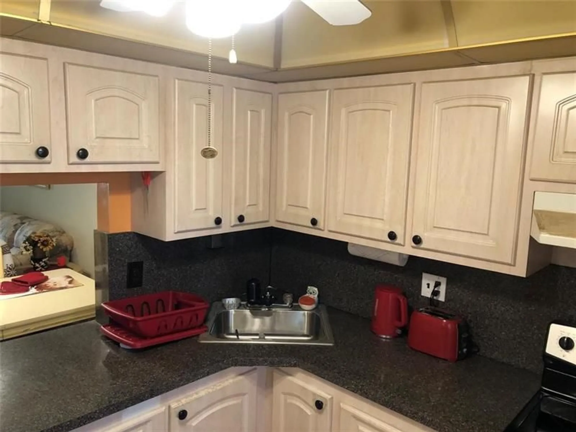 Property Slideshow image 4 of 19 | 6161 nw 57th ct apt 207, Tamarac, FL, 33319