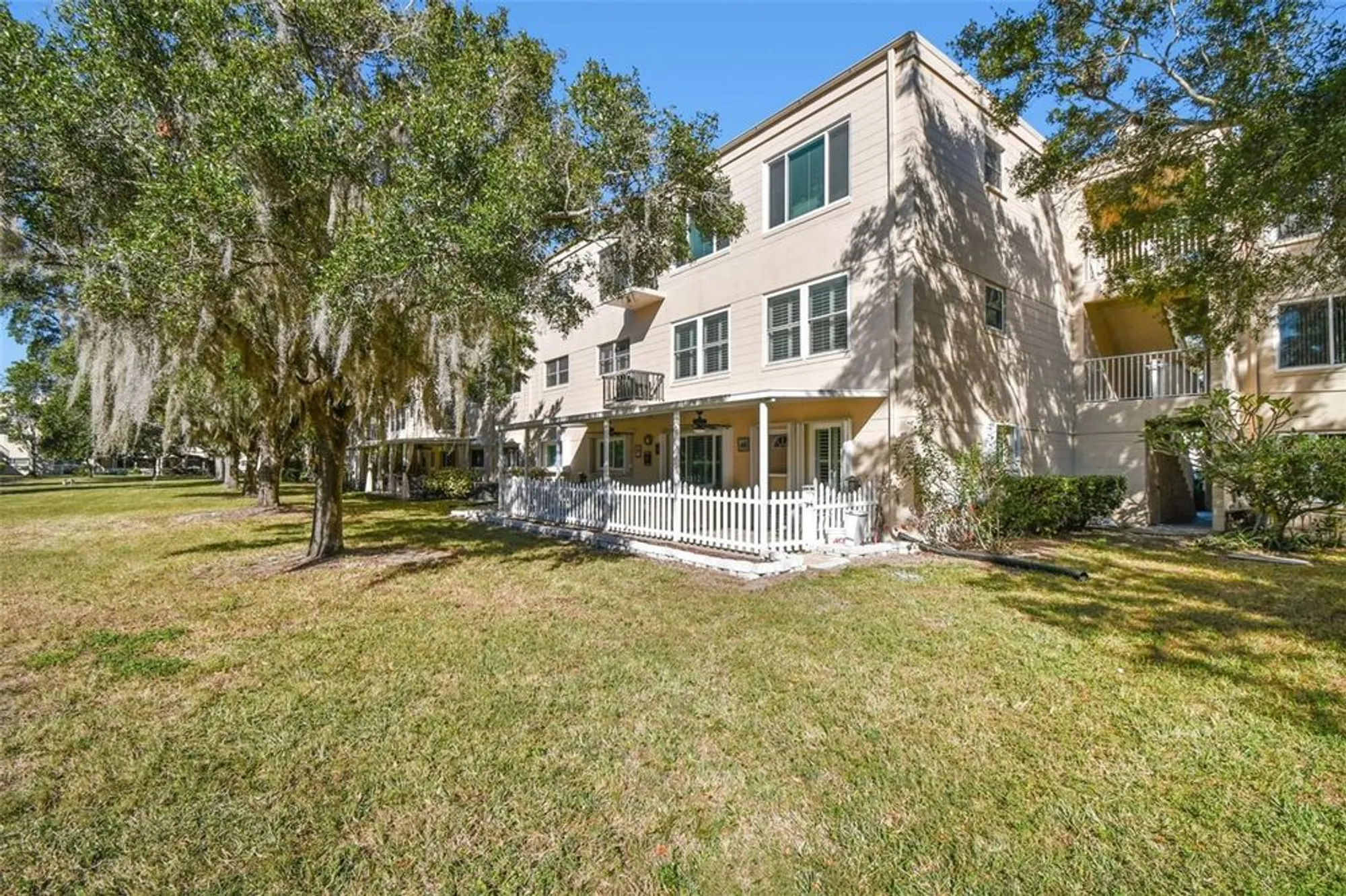Property Slideshow image 63 of 74 | 2170 americus blvd 34, Clearwater, FL, 33763