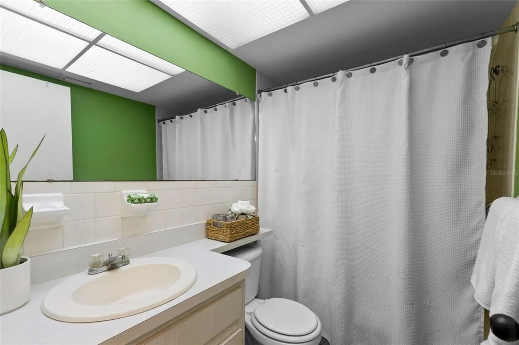 Property Slideshow image 25 of 49 | 1250 s pinellas ave apt 405, Tarpon Springs, FL, 34689