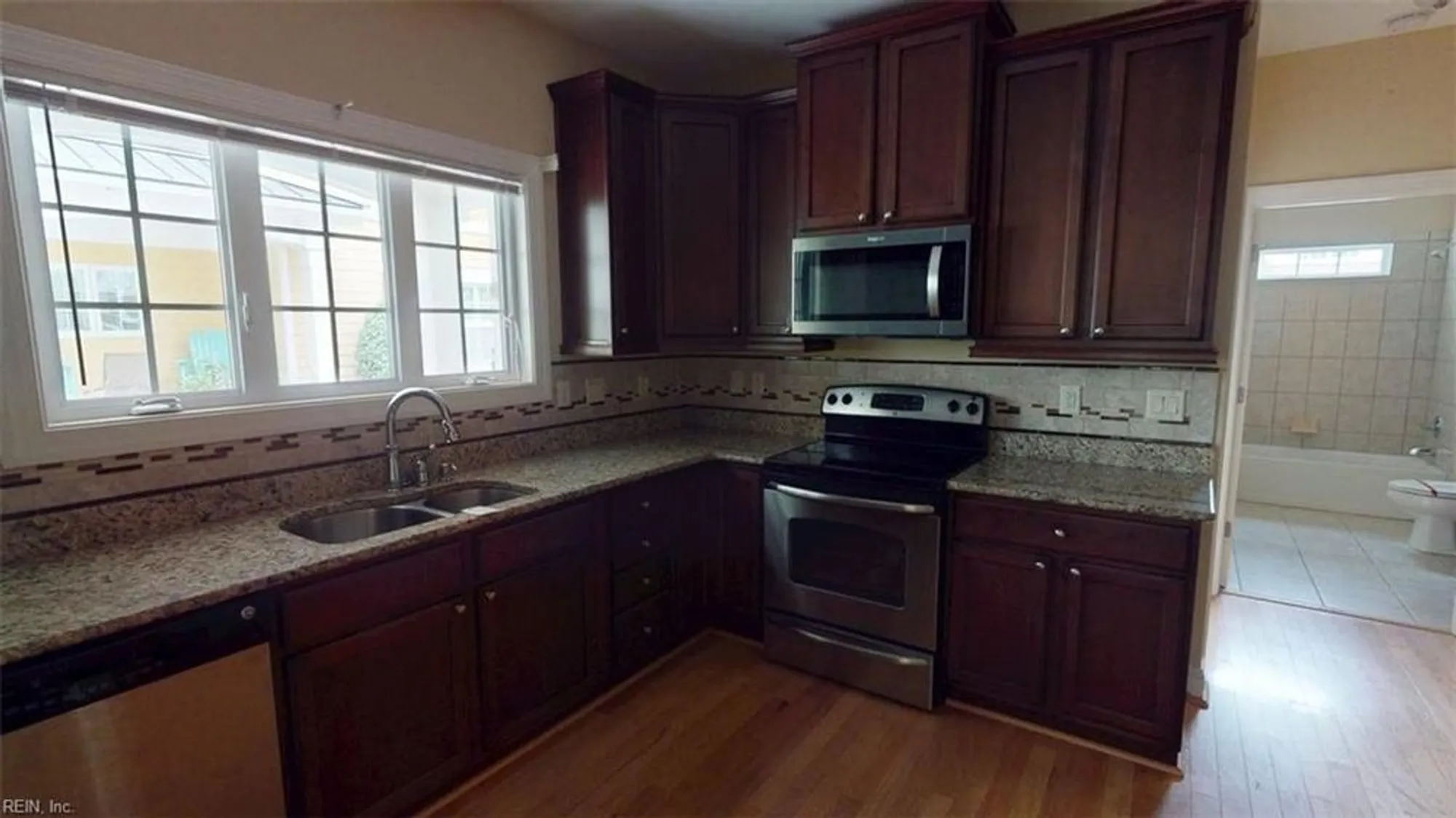 Property Slideshow image 11 of 50 | 1441 carrolton way # 165, Chesapeake, VA, 23320