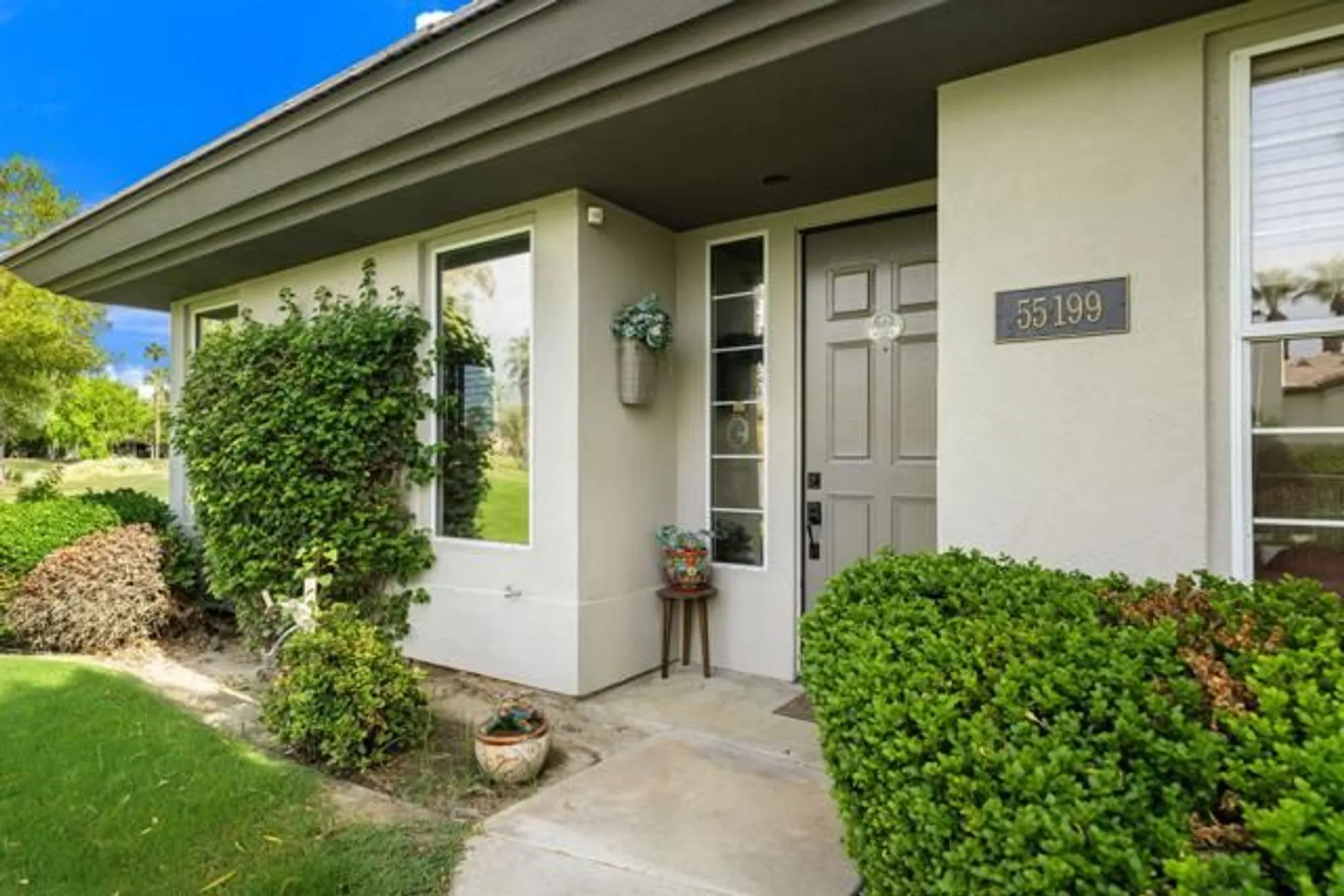 Property Slideshow image 2 of 43 | 55199 laurel vly, La Quinta, CA, 92253