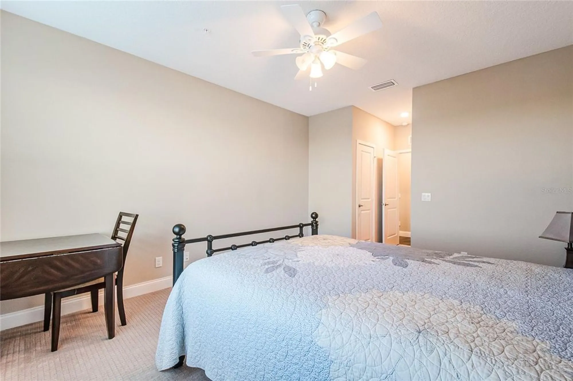 Property Slideshow image 32 of 55 | 7573 laureate blvd unit 1305, Orlando, FL, 32827