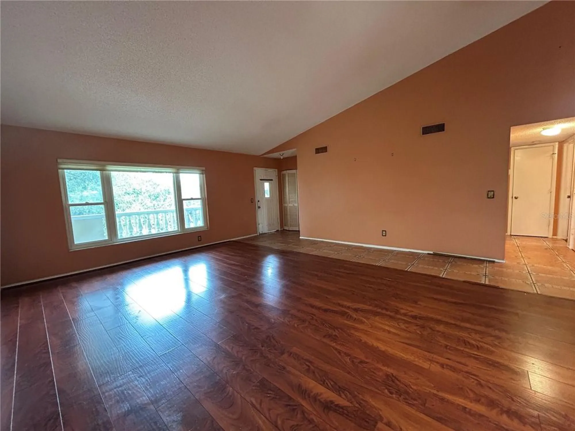 Property Slideshow image 6 of 34 | 2221 norwegian dr 57, Clearwater, FL, 33763