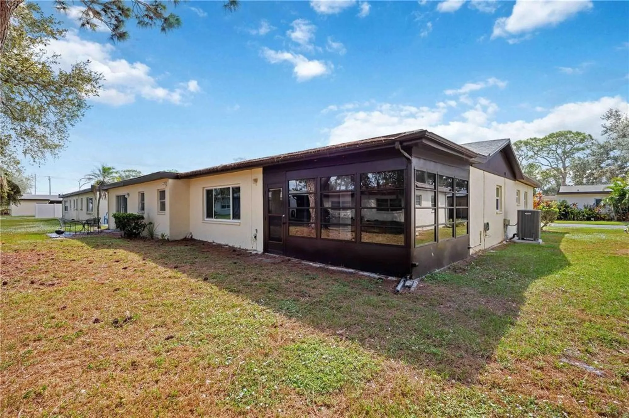 Property Slideshow image 31 of 51 | 3527 silver pine ct # 82, Sarasota, FL, 34231