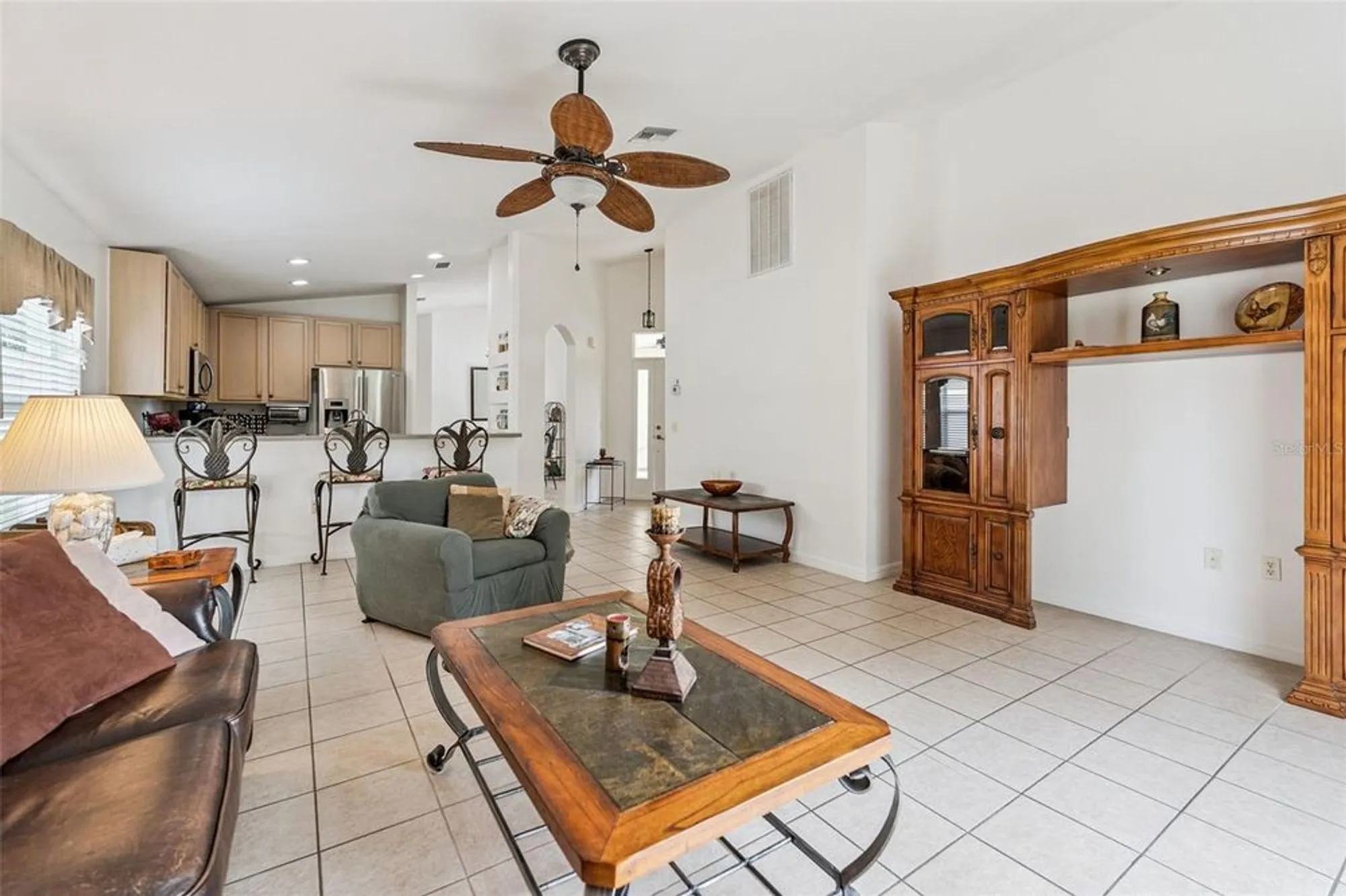 Property Slideshow image 5 of 40 | 400 lake suzanne dr, Lake Wales, FL, 33859