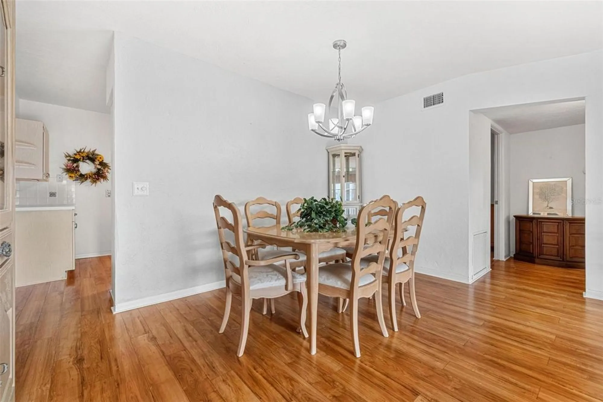 Property Slideshow image 6 of 70 | 2430 brazilia dr 28, Clearwater, FL, 33763