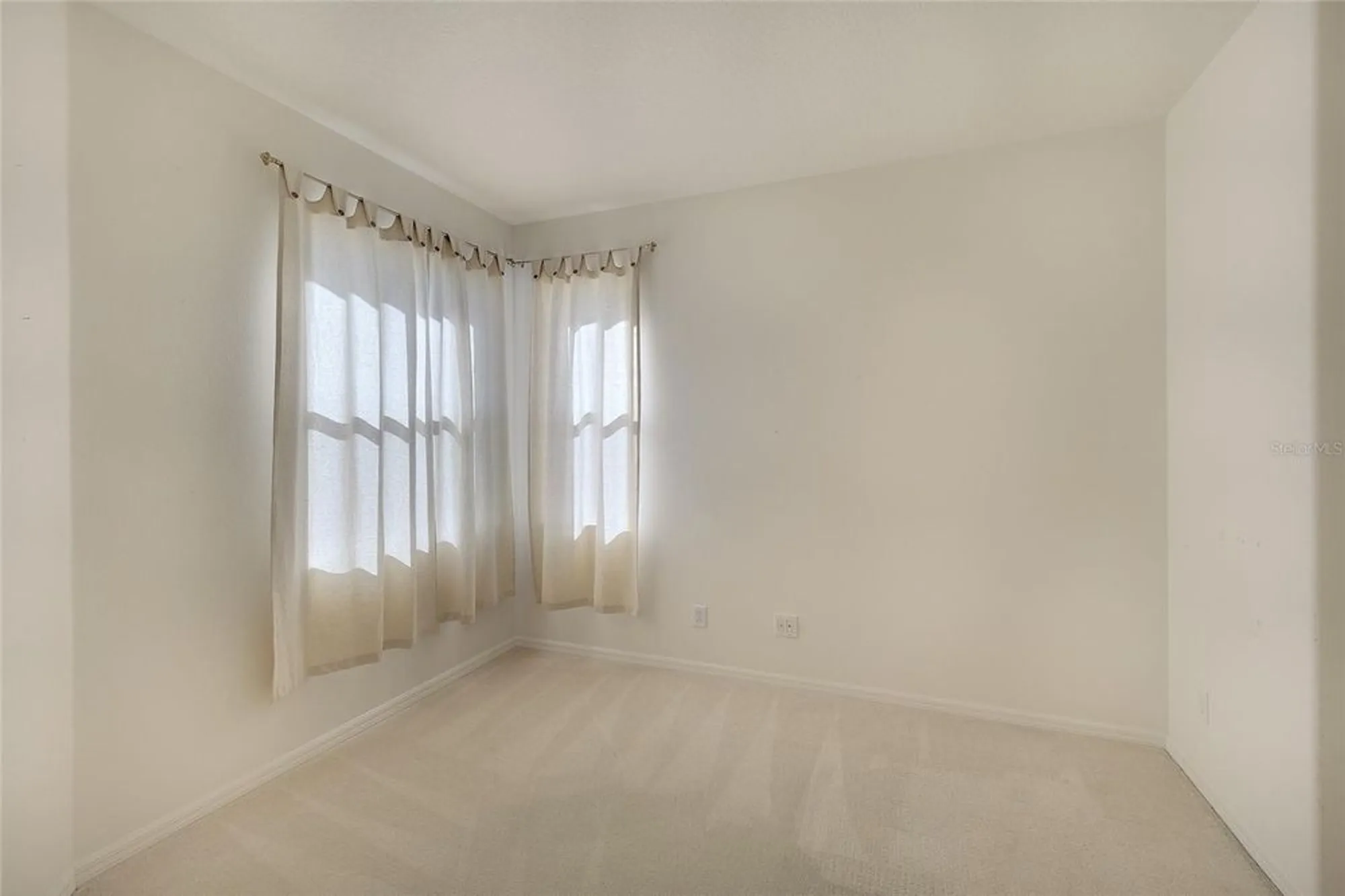 Property Slideshow image 16 of 34 | 4253 cascade falls dr, Sarasota, FL, 34243