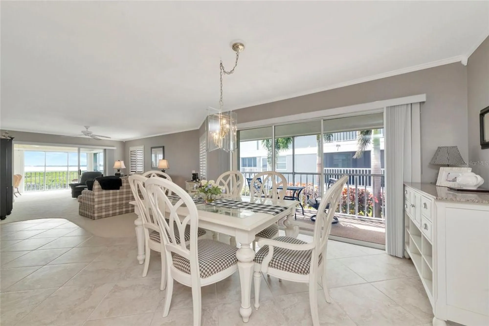 Property Slideshow image 19 of 52 | 1145 edgewater cir # 1145, Bradenton, FL, 34209