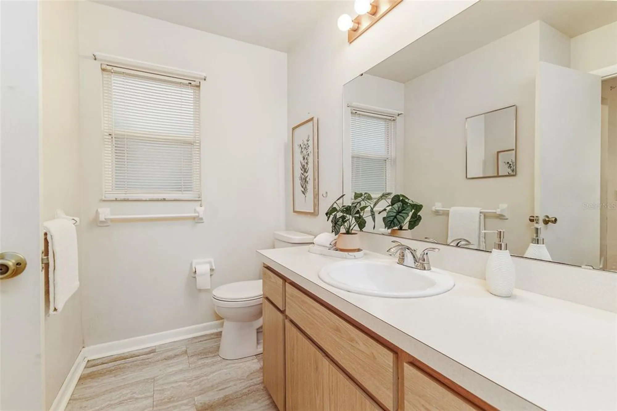 Property Slideshow image 19 of 40 | 4926 pleasant hollow trl, Lakeland, FL, 33811