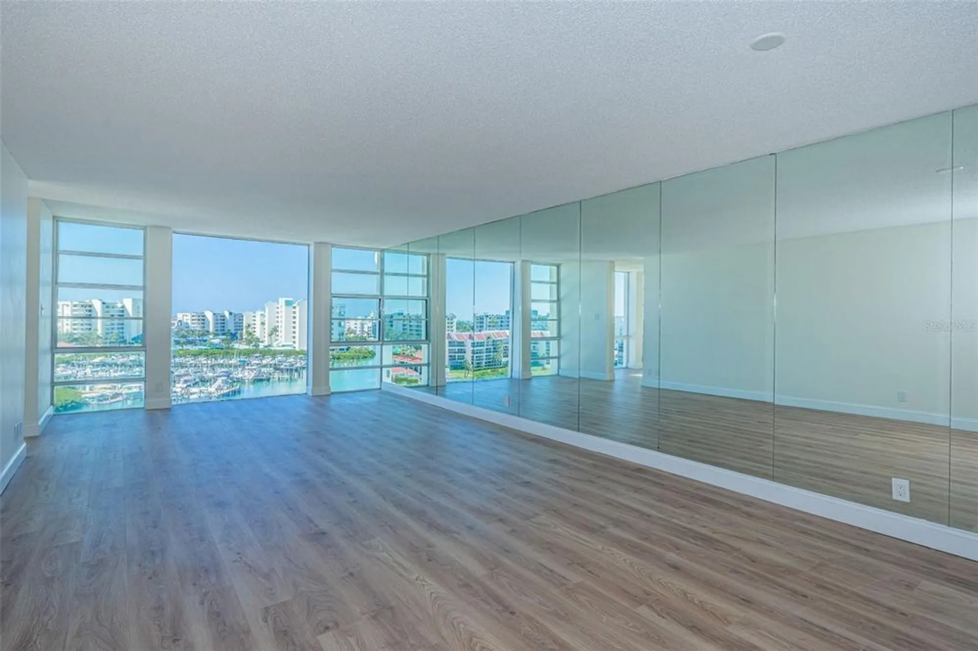 Property Slideshow image 16 of 66 | 7400 sun island dr 806, South Pasadena, FL, 33707