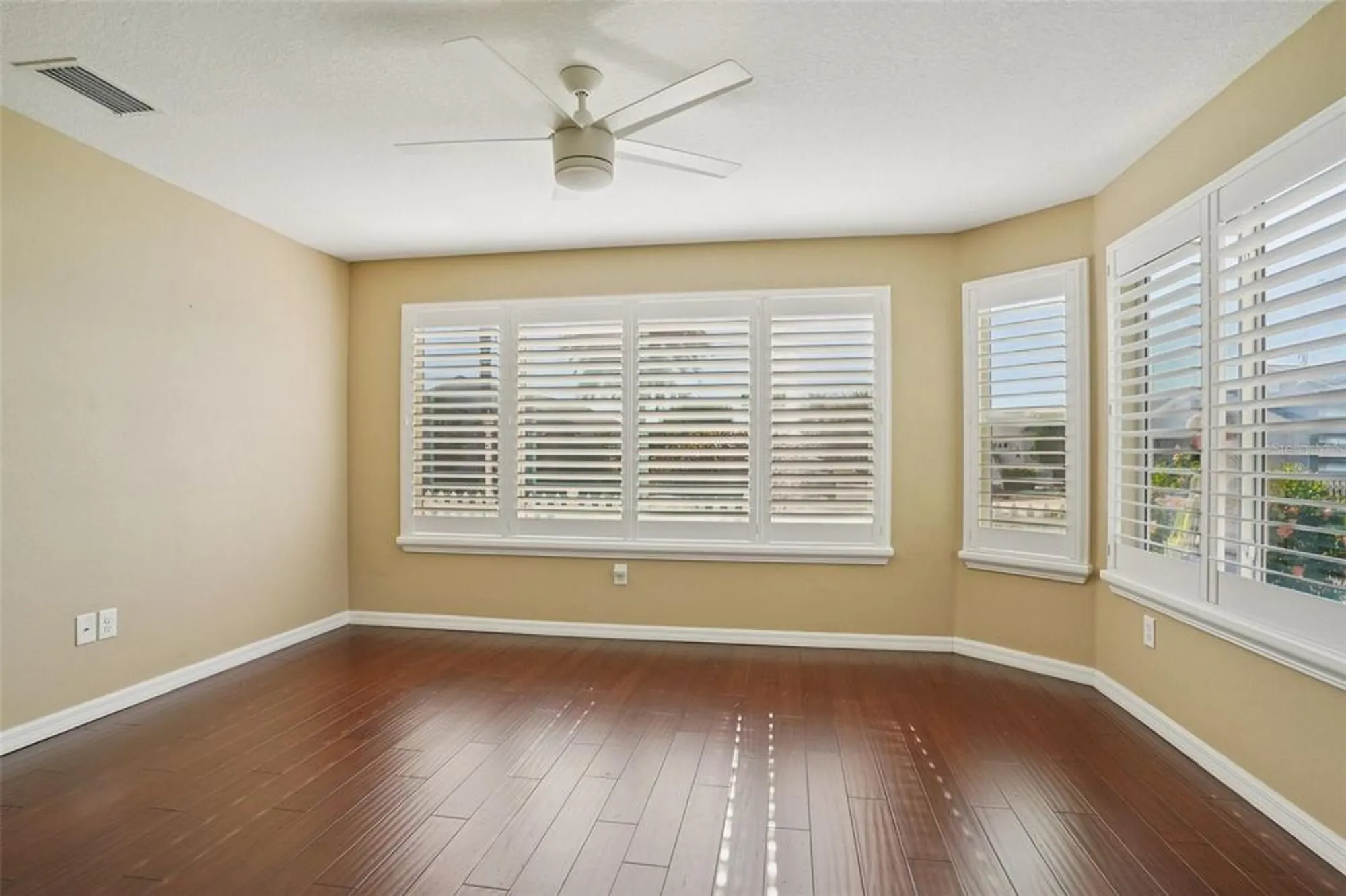 Property Slideshow image 10 of 45 | 1001 greyford ln, The Villages, FL, 32162