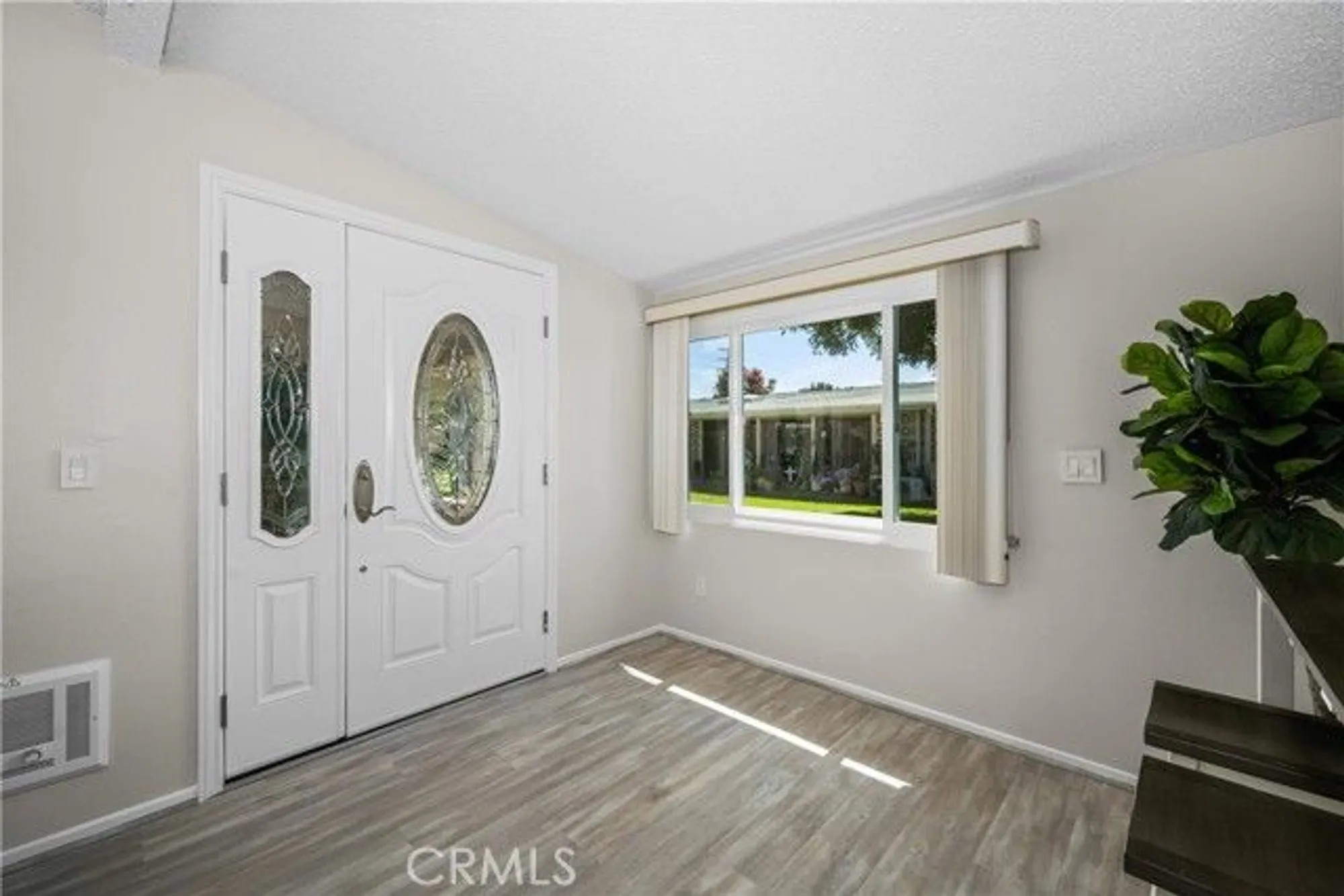 Property Slideshow image 13 of 38 | 13311 del monte dr apt 32d, Seal Beach, CA, 90740